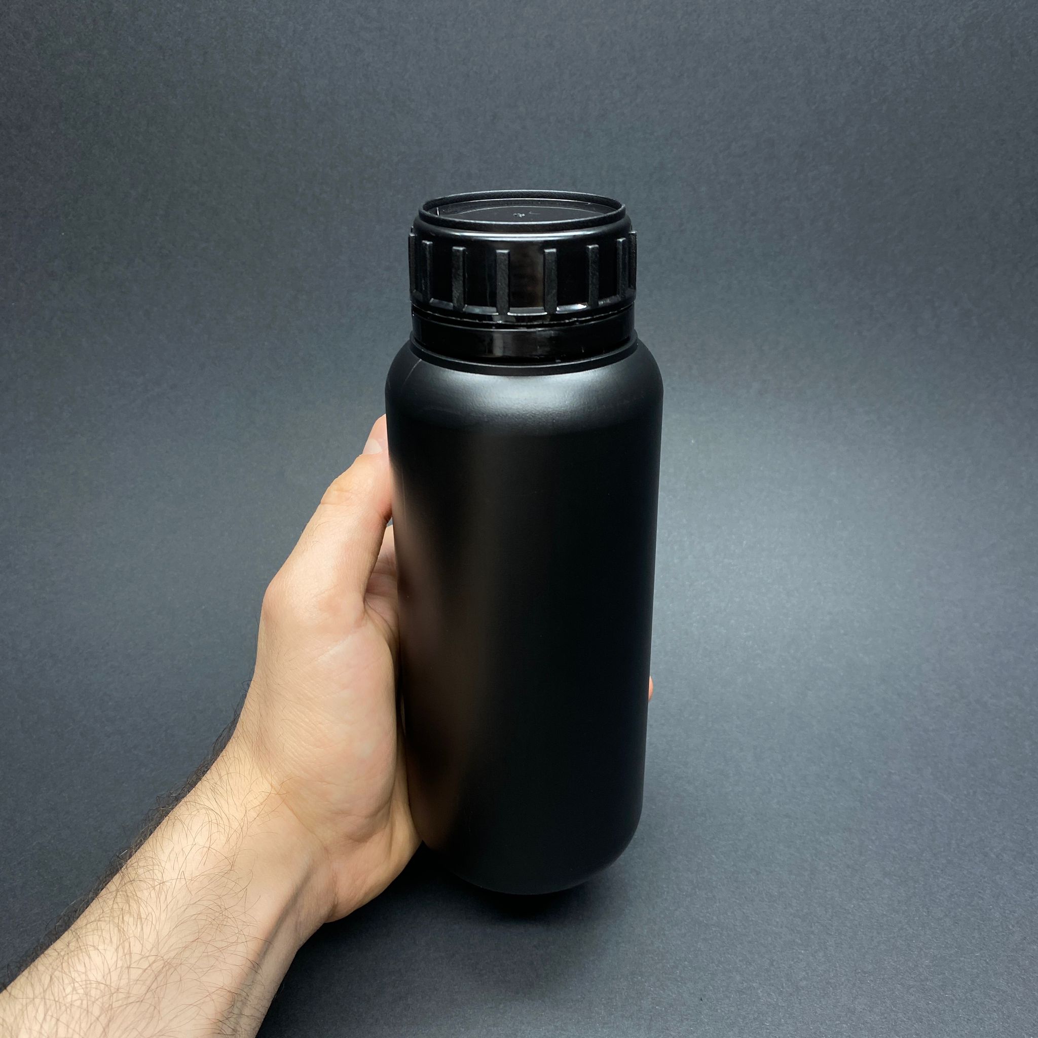 500 CC TARIM ŞİŞESİ - SİYAH - KÖPÜK CONTALI SİYAH VENTİLLİ KİLİTLİ KAPAKLI 500 ML GENİŞ AĞIZLI KALIN POLİETİEN ŞİŞE - ZİRAİ İLAÇ ŞİŞESİ