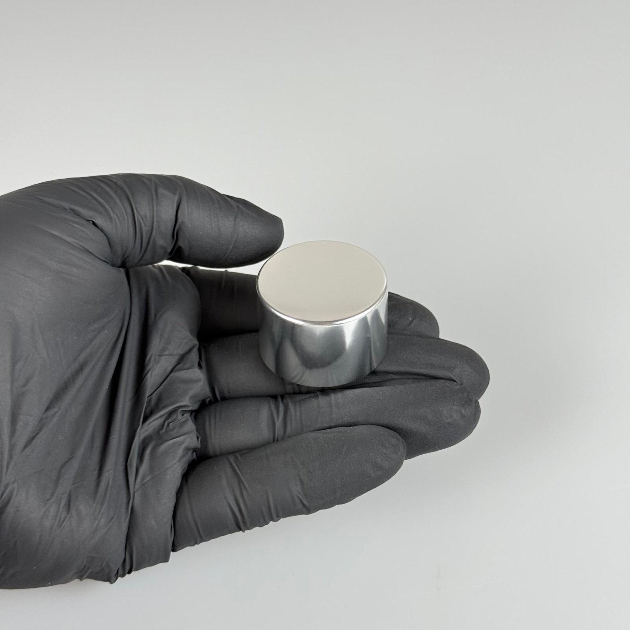 28 MM ALÜMİNYUM KAPLAMALI GÜMÜŞ KAPAK