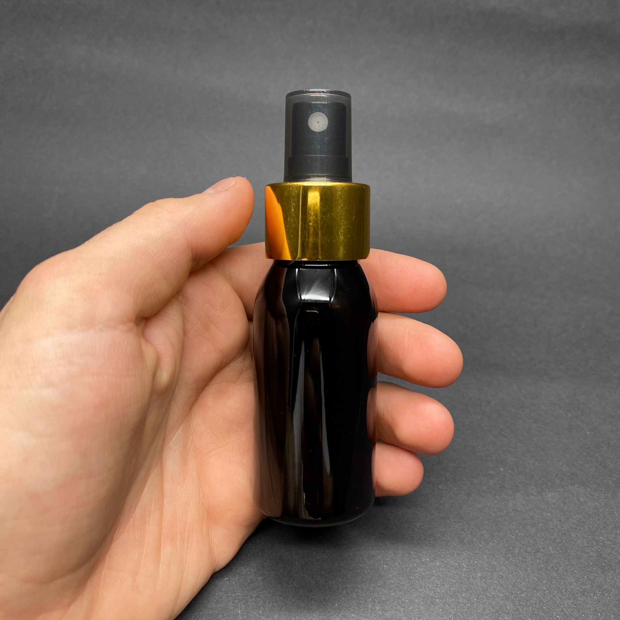 50 CC AMBER SERT MODEL PET ŞİŞE - GOLD METAL SPREYLİ - 50 ML KAHVERENGİ SPREYLİ PLASTİK ŞİŞE