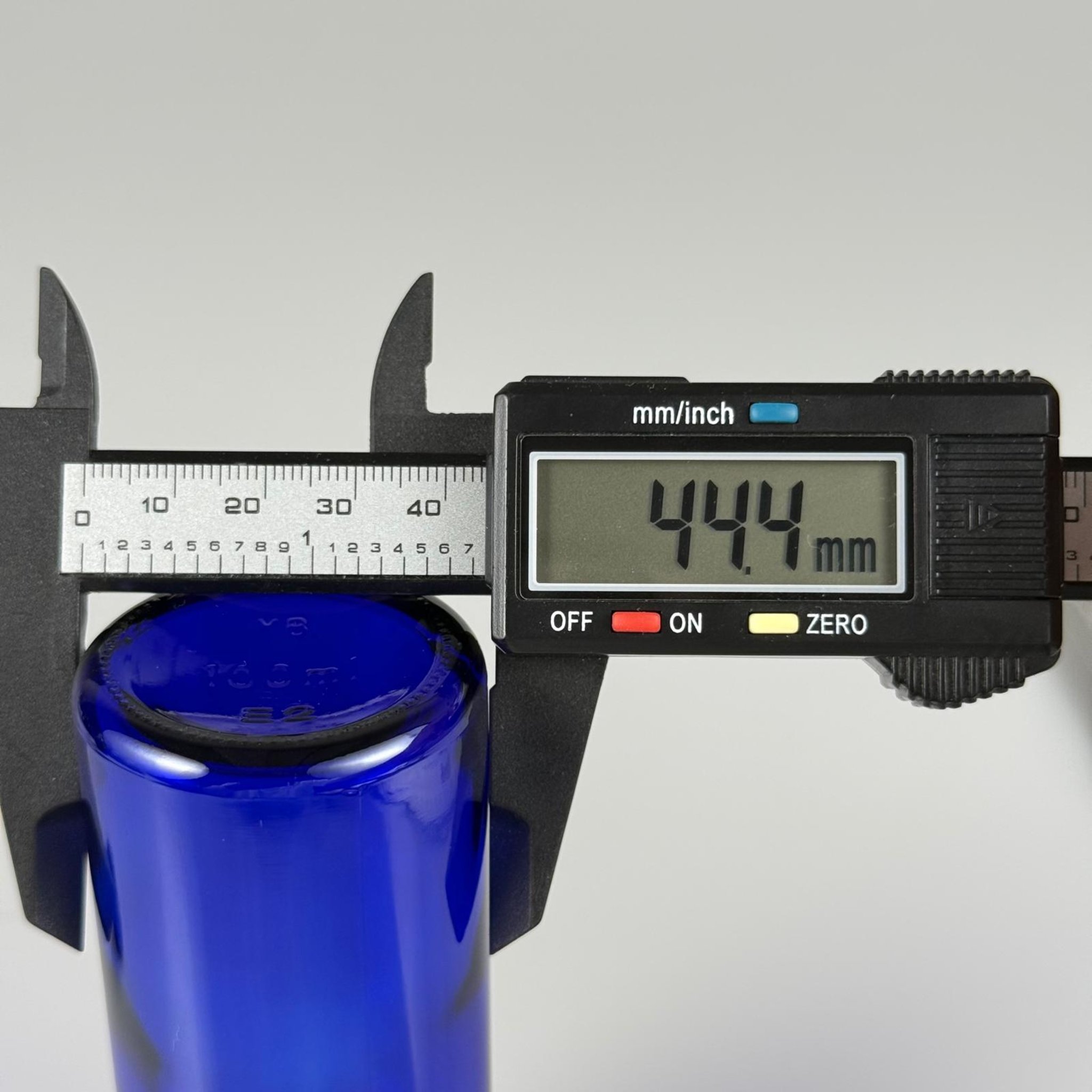 100 CC MAVİ CAM ŞİŞE + KÖPÜK CONTALI SİYAH ALÜMİNYUM METAL + DAMLALIKLI KOLONYA TIPALI KAPAKLI TAKIM - 100 ML MAVİ CAM ŞİŞE