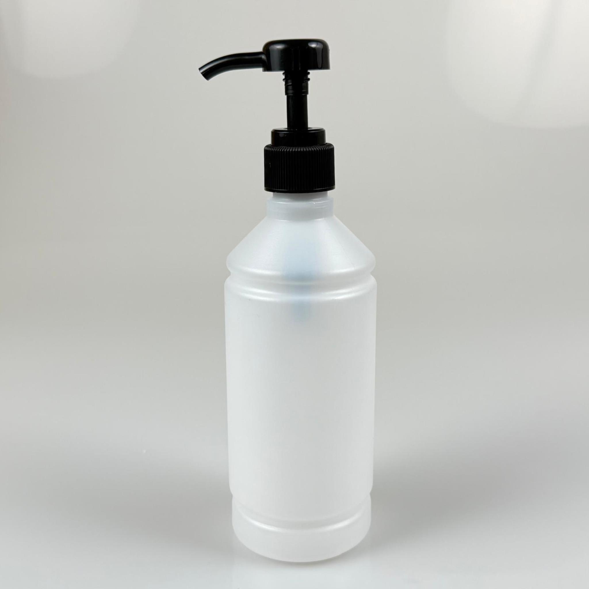 500 CC YARI SAYDAM POLİETİLEN SİLİNDİR MODEL ŞİŞE - SİYAH DOZAJ POMPALI (HER BASMADA 4 CC SIVI ATAR)  - 0,5 LT POMPALI ŞİŞE - ŞURUP, ŞAMPUAN, KREM GİBİ YOĞUN KIVAMLI SIVILARDA KULLANILIR