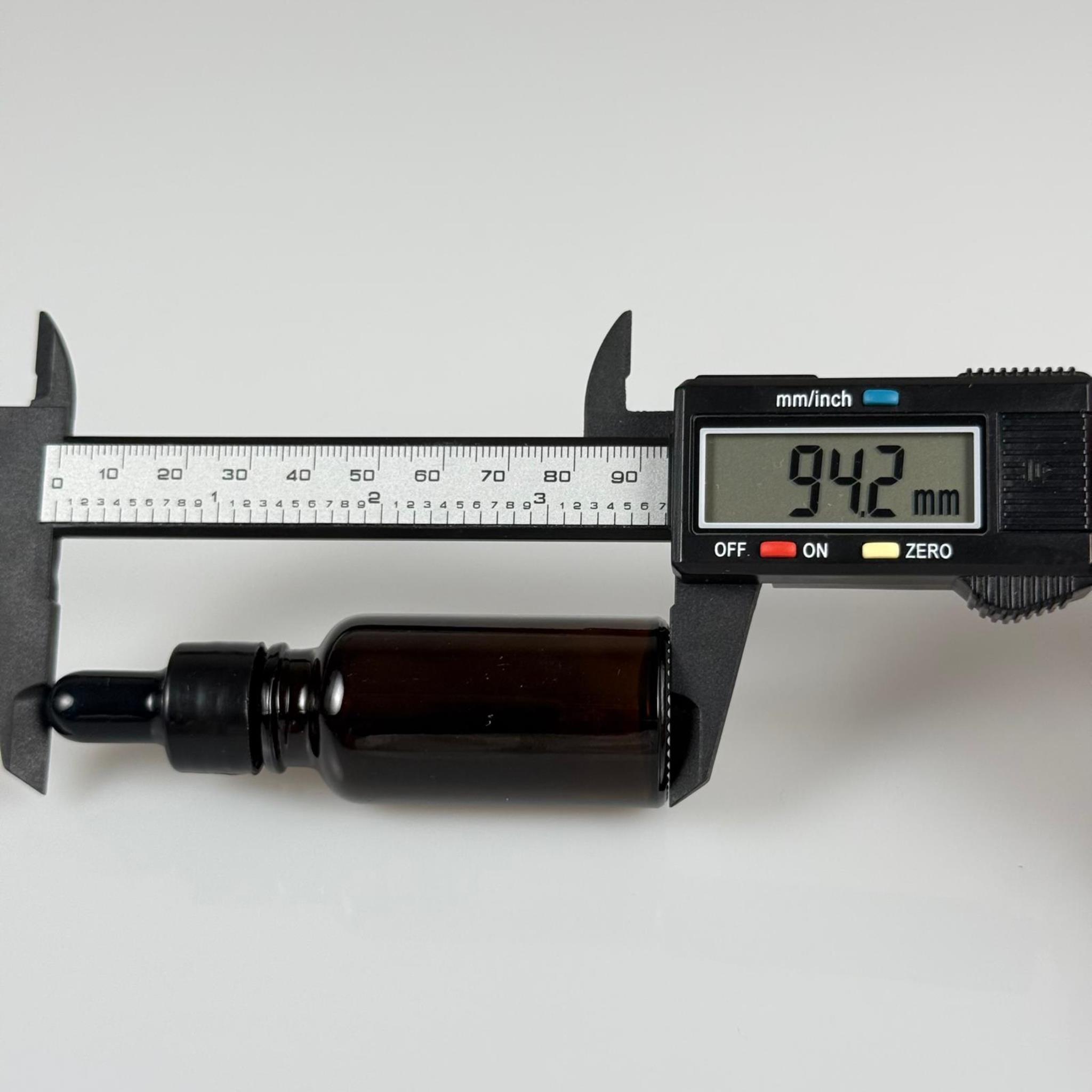 20 CC AMBER CAM DAMLALIKLI ŞİŞE - SİYAH EMZİK + SİYAH DÜZ KAPAK + CAM PİPET TAKIM - 20 ML KAHVERENGİ DAMLALIKLI ŞİŞE SETİ