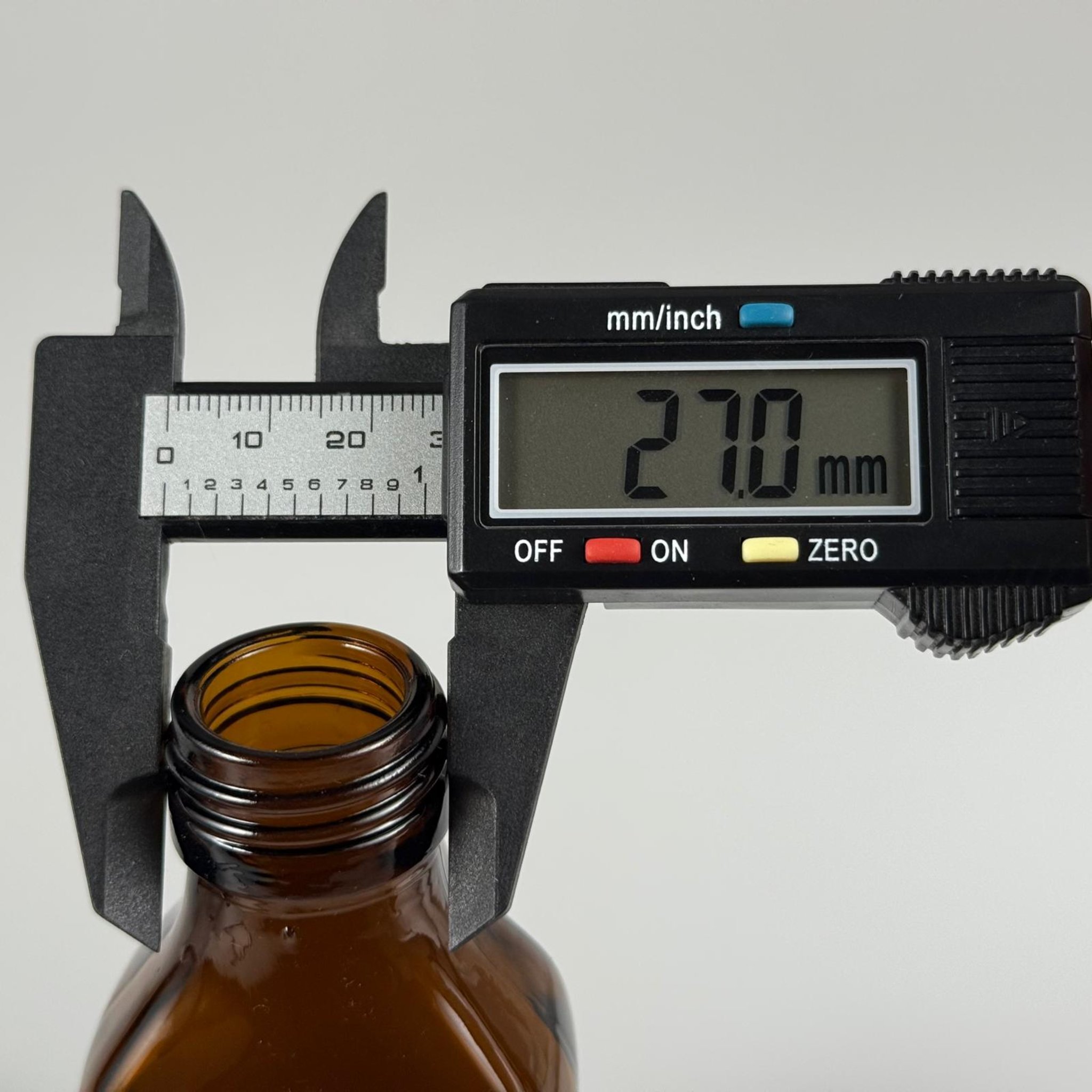 100 CC AMBER YASSI CAM ŞİŞE KAPAKSIZ (28 AĞIZ) - 100 ML YASSI AMBER CAM ŞİŞE