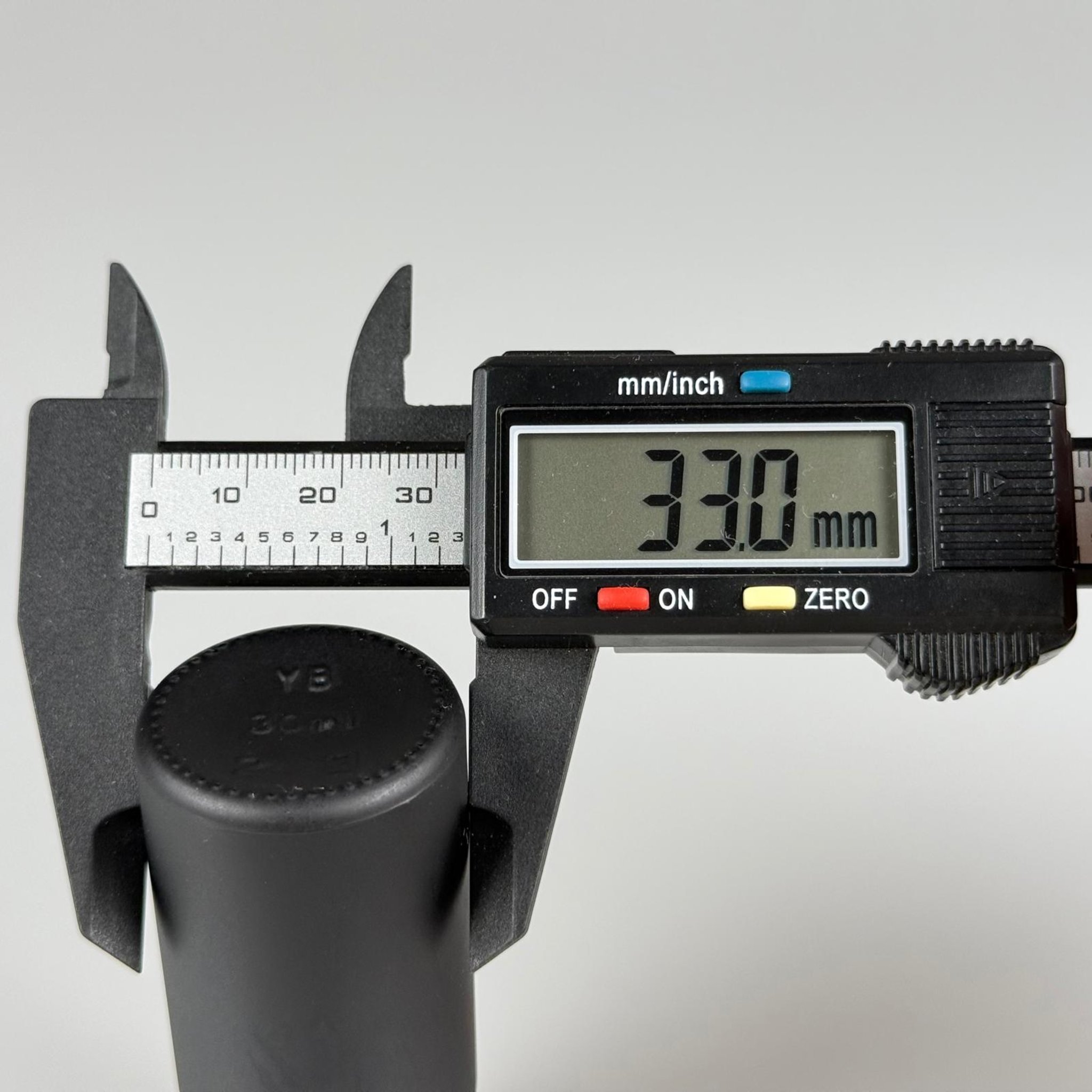 30 CC MAT SİYAH CAM ŞİŞE + KÖPÜK CONTALI SİYAH ALÜMİNYUM METAL KAPAKLI TAKIM - 50 ML MAT SİYAH CAM ŞİŞE