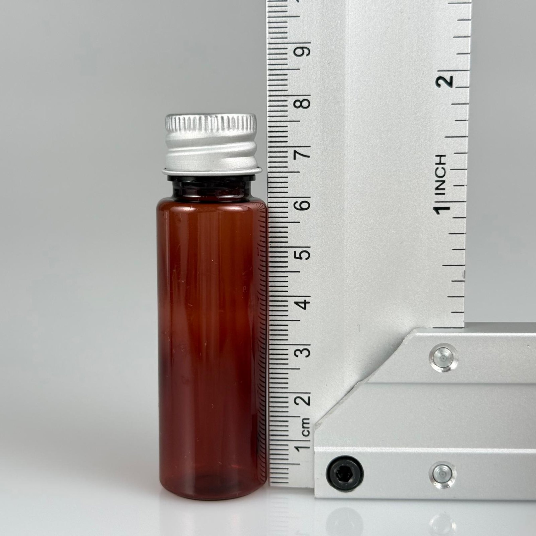 20 CC PET AMBER SHOT ŞİŞE - KÖPÜK CONTALI GÜMÜŞ ALÜMİNYUM METAL KAPAKLI + KÖR TIPALI TAKIM - 20 ML KAHVERENGİ PLASTİK ŞİŞE