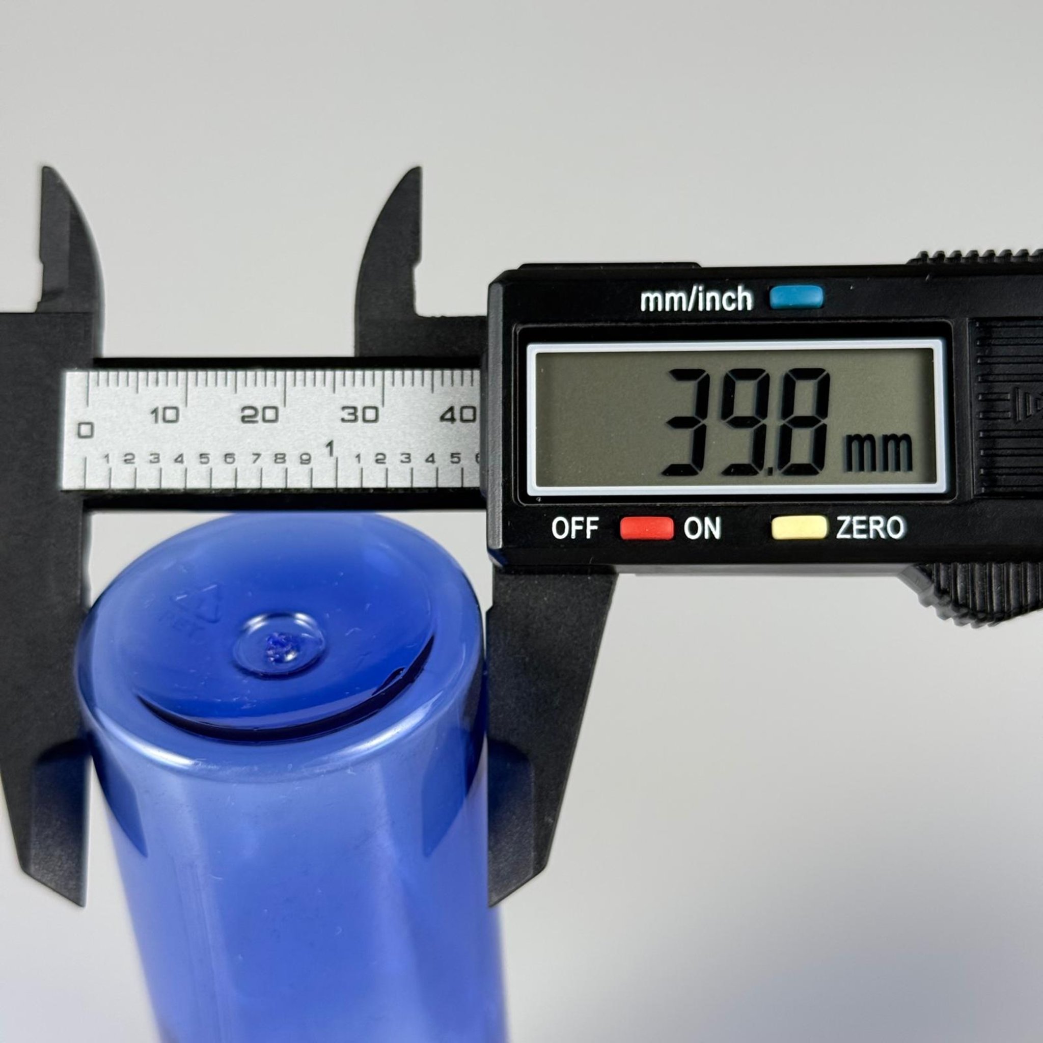 100 CC SİLİNDİR KESKİN KÜT MODEL SERT (17 GR) PET ŞİŞE - KAPAKSIZ - AĞIZ ÇAPI 24 MM - MAVİ