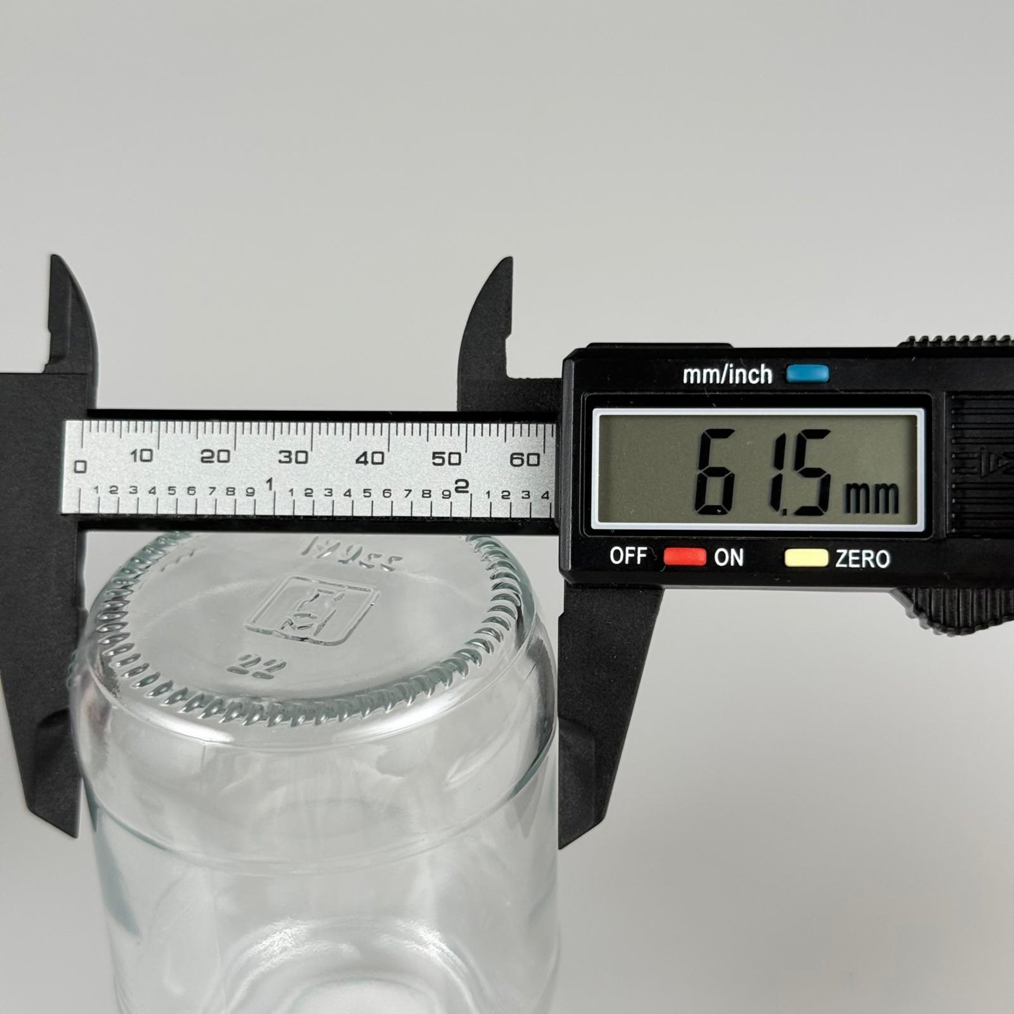 190 CC CAM KAVANOZ - SİYAH METAL KAPAKLI + KENDİNDEN YAPIŞKANLI SIZDIRMAZ CONTALI TAKIM - 190 ML TOMBUL KAVANOZ