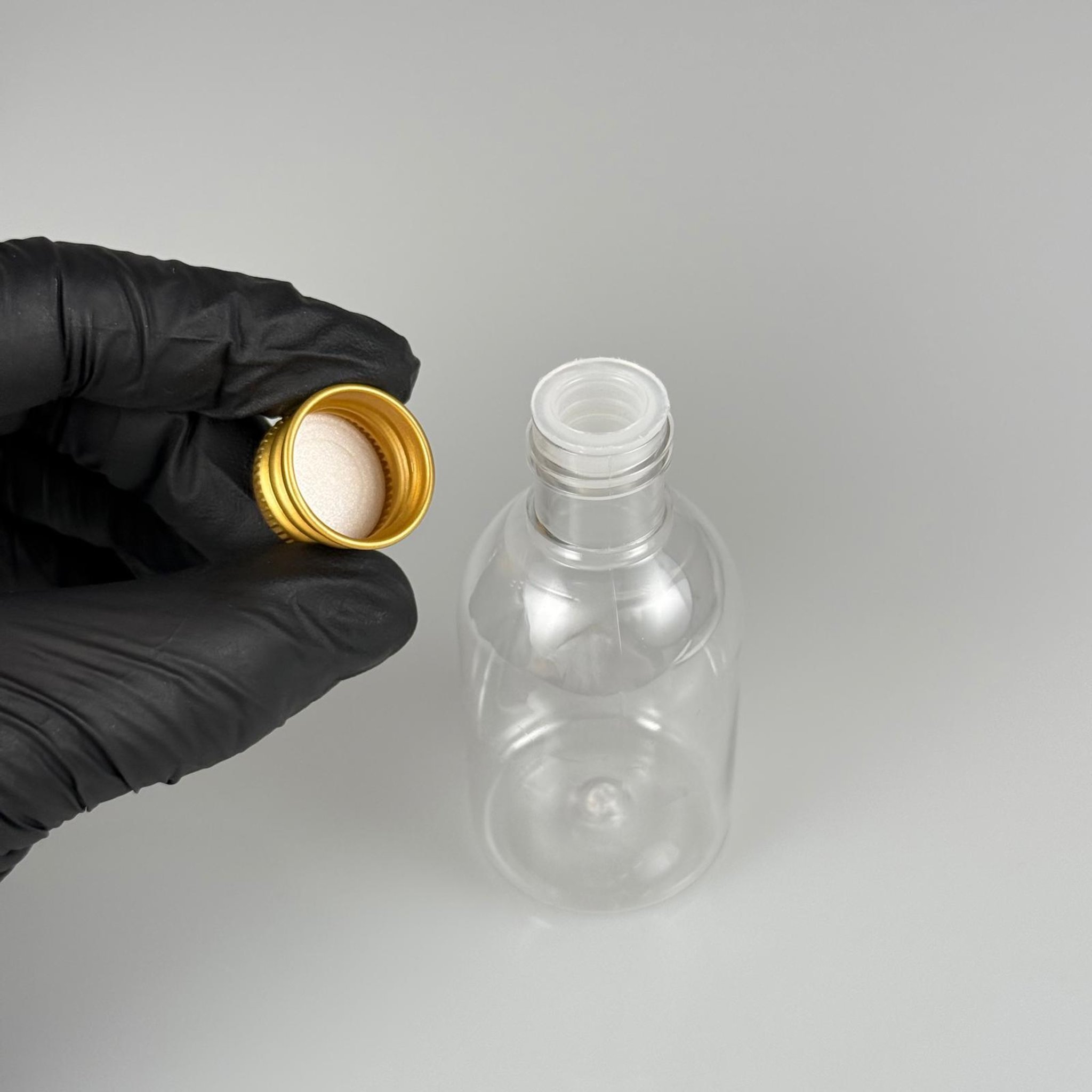 50  CC BUKLET PET ŞİŞE + KÖPÜK CONTALI GOLD ALÜMİNYUM METAL KAPAKLI + KÖR TIPALI TAKIM - 50 ML PLASTİK ŞİŞE