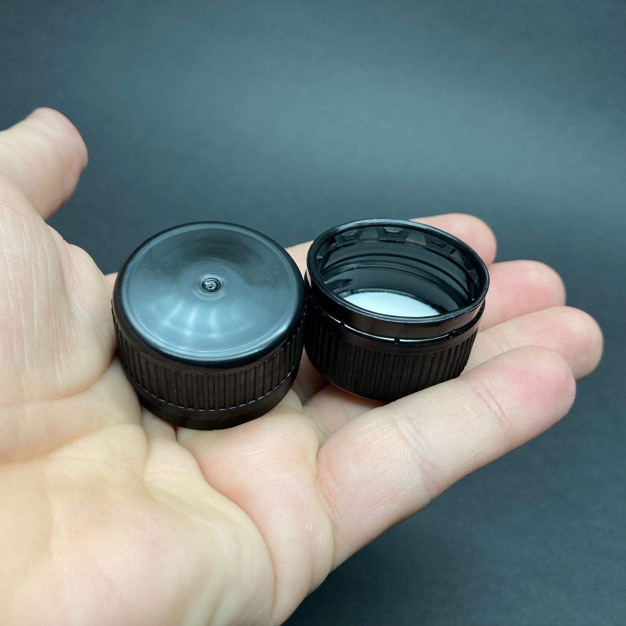 31 MM VİDALI KİLİTLİ PLASTİK KAPAK - KÖPÜK CONTALI - SİYAH -1 LİTRE KULPLU GALON ŞİŞE, VİDALI AĞIZ DORİKA VE MARASKA ŞİŞE UYUMLU - BERİCAP MARKA YAĞ ŞİŞE KAPAĞI - SK 31.5/21 PVDC 31.5 bantlı contalı