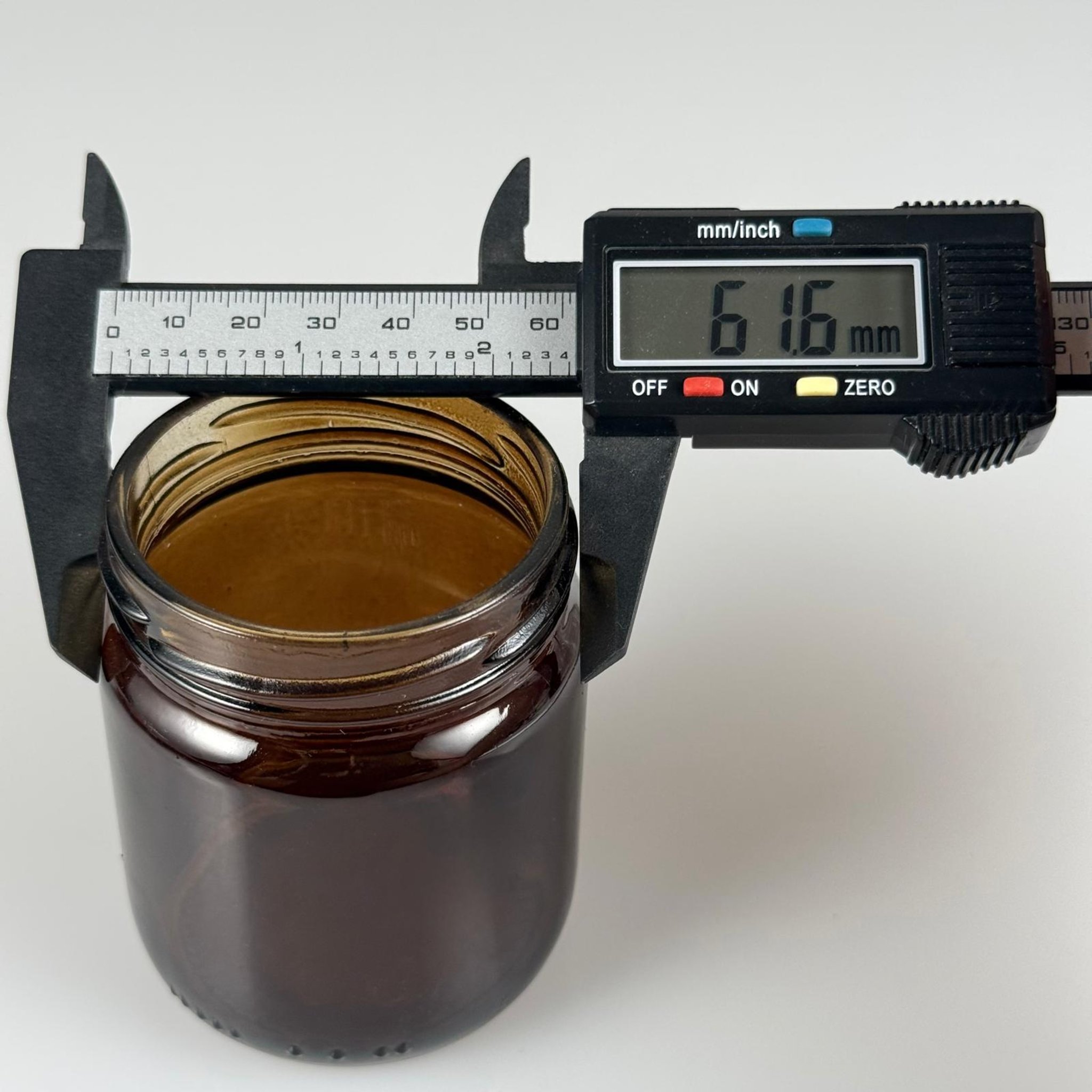 210 CC AMBER CAM KAVANOZ KAPAKSIZ (63 AĞIZ) (KARGODA ÇİZİLEBİLİR - İADESİ YOKTUR)