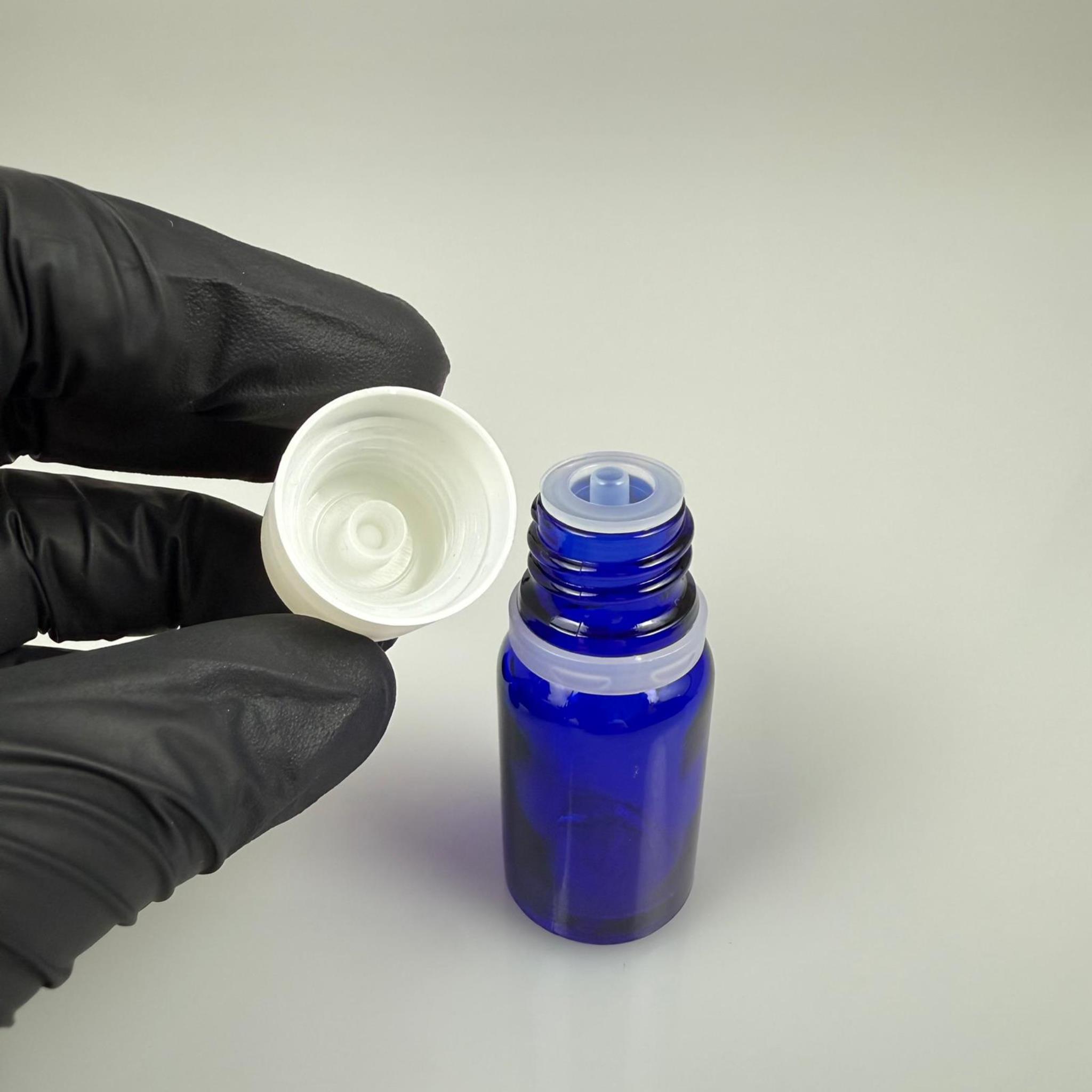 10 CC MAVİ CAM ŞİŞE + İÇTEN DAMLALIKLI ÇOCUK KİLİTLİ BEYAZ KAPAK - MAVİ 10 ML KİLİT KAPAKLI DAMLATMALI ŞİŞE