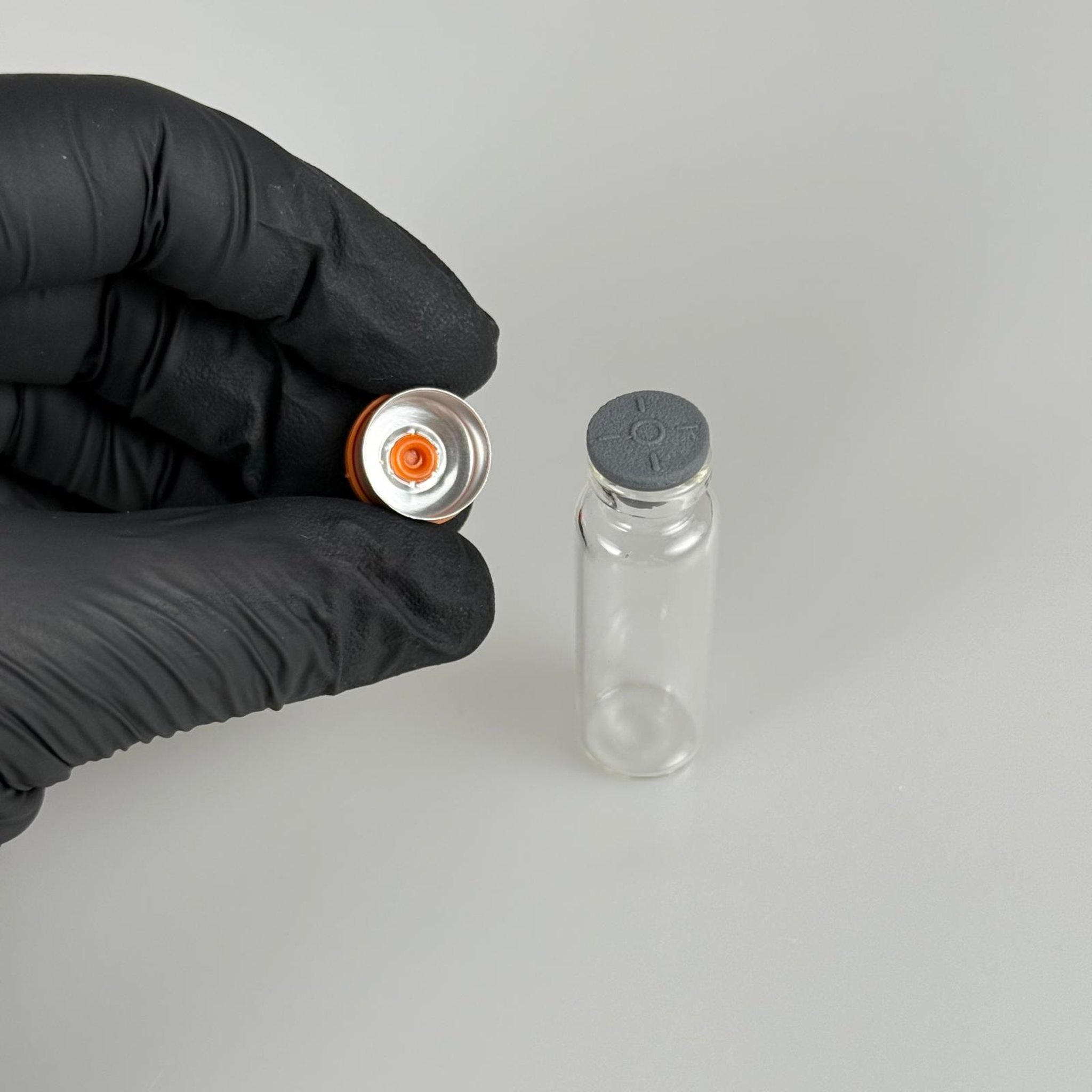 5 ML VİAL FLAKON ŞİŞE- 13 AĞIZ 5 CC ŞEFFAF CAM İLAÇ ŞİŞESİ + KAUÇUK BUTİL ENJEKTÖR TIPASI + TURUNCU FLAKON KAPAKLI TAKIM