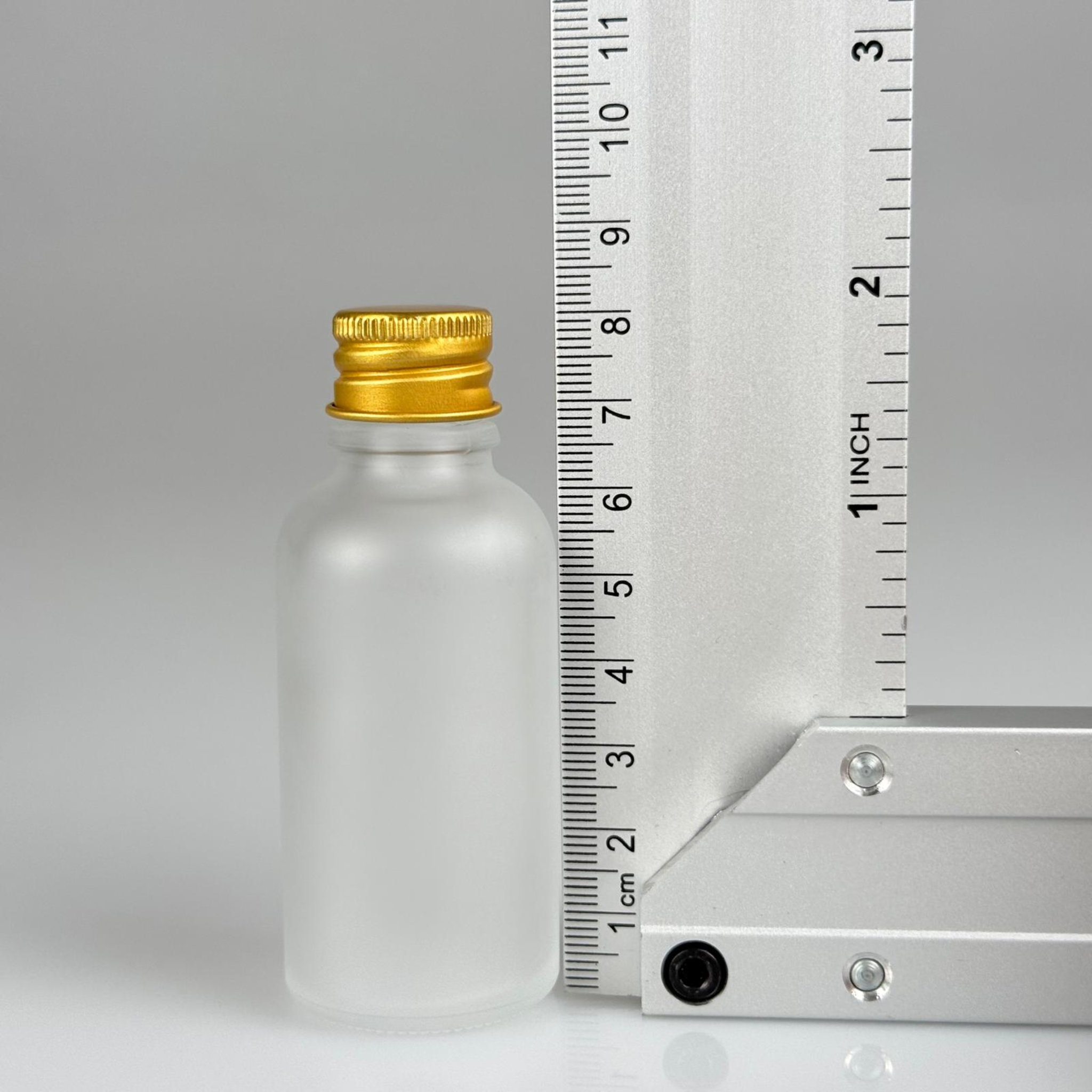 30 CC BUZLU CAM ŞİŞE + KÖPÜK CONTALI GOLD ALÜMİNYUM METAL KAPAKLI + KÖR TIPALI TAKIM - 30 ML BUZLU CAM ŞİŞE