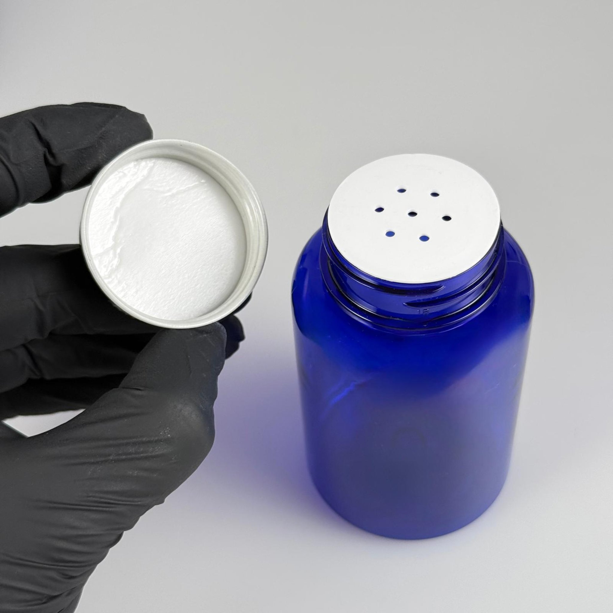 150 CC MAVİ PET PUDRA ŞİŞESİ + KÖPÜK CONTALI SİYAH METAL KAPAKLI + PUDRA TIPALI TAKIM - 150 ML PUDRA KUTUSU, EKO TUZLUK