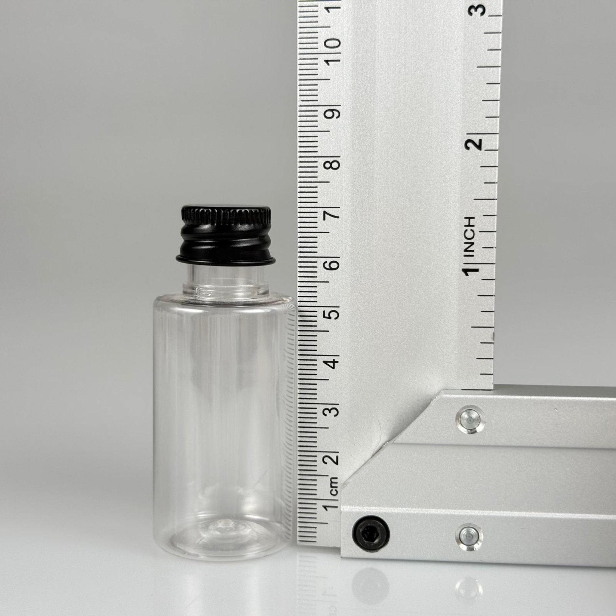 30 CC SİLİNDİR KISA MODEL PET ŞİŞE - KÖPÜK CONTALI SİYAH ALÜMİNYUM METAL KAPAKLI TAKIM - 30 ML ŞEFFAF PET ŞİŞE