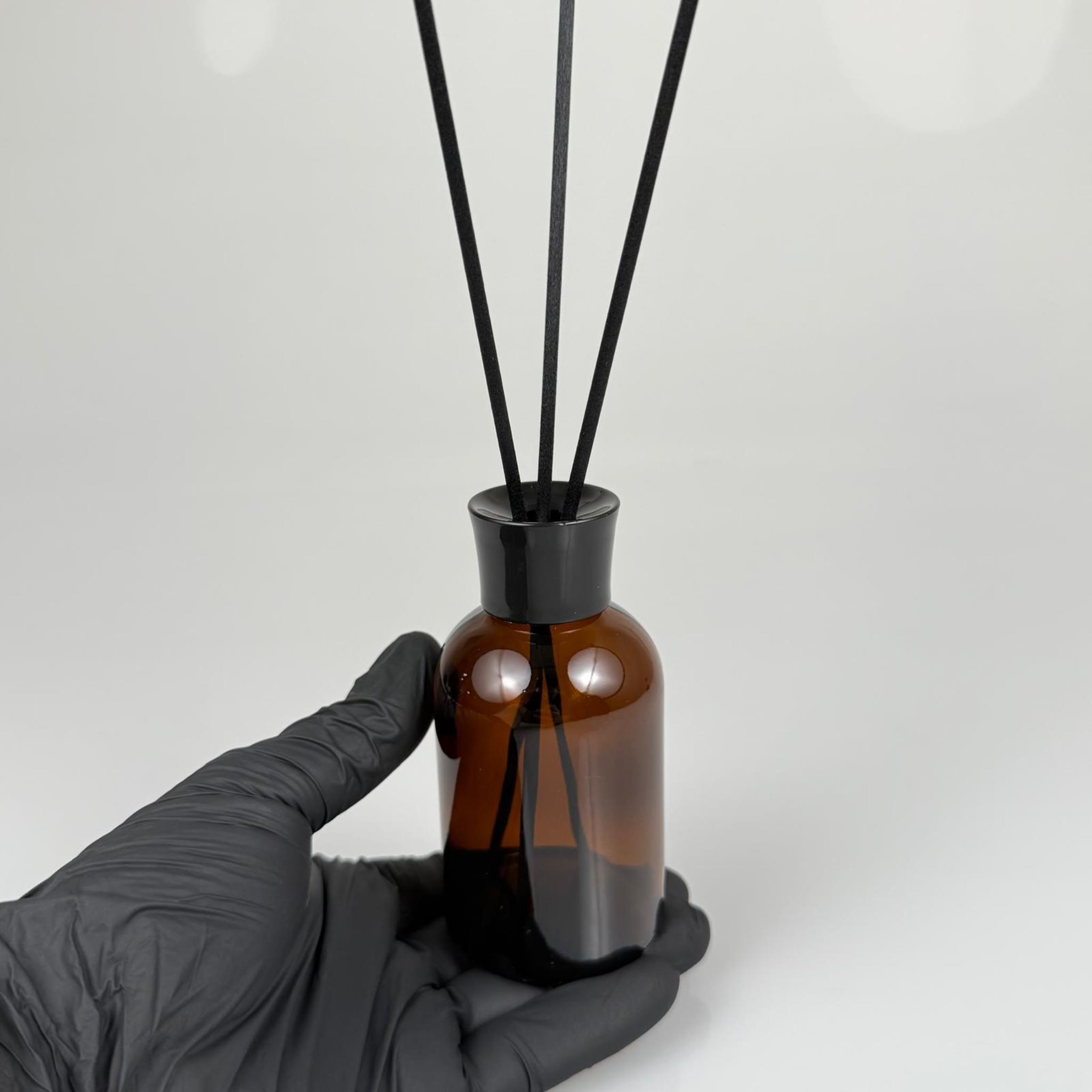 100 CC AMBER CAM BAMBU ODA KOKUSU ŞİŞESİ - 100 ML ÇUBUKLU BAMBU ODA KOKUSU ŞİŞESİ - DİFÜZÖR ŞİŞE- CAM ŞİŞE + SİYAH LÜX KAPAK + SİYAH TIPA + 3 ADET FİBER SİYAH BAMBU ÇUBUK