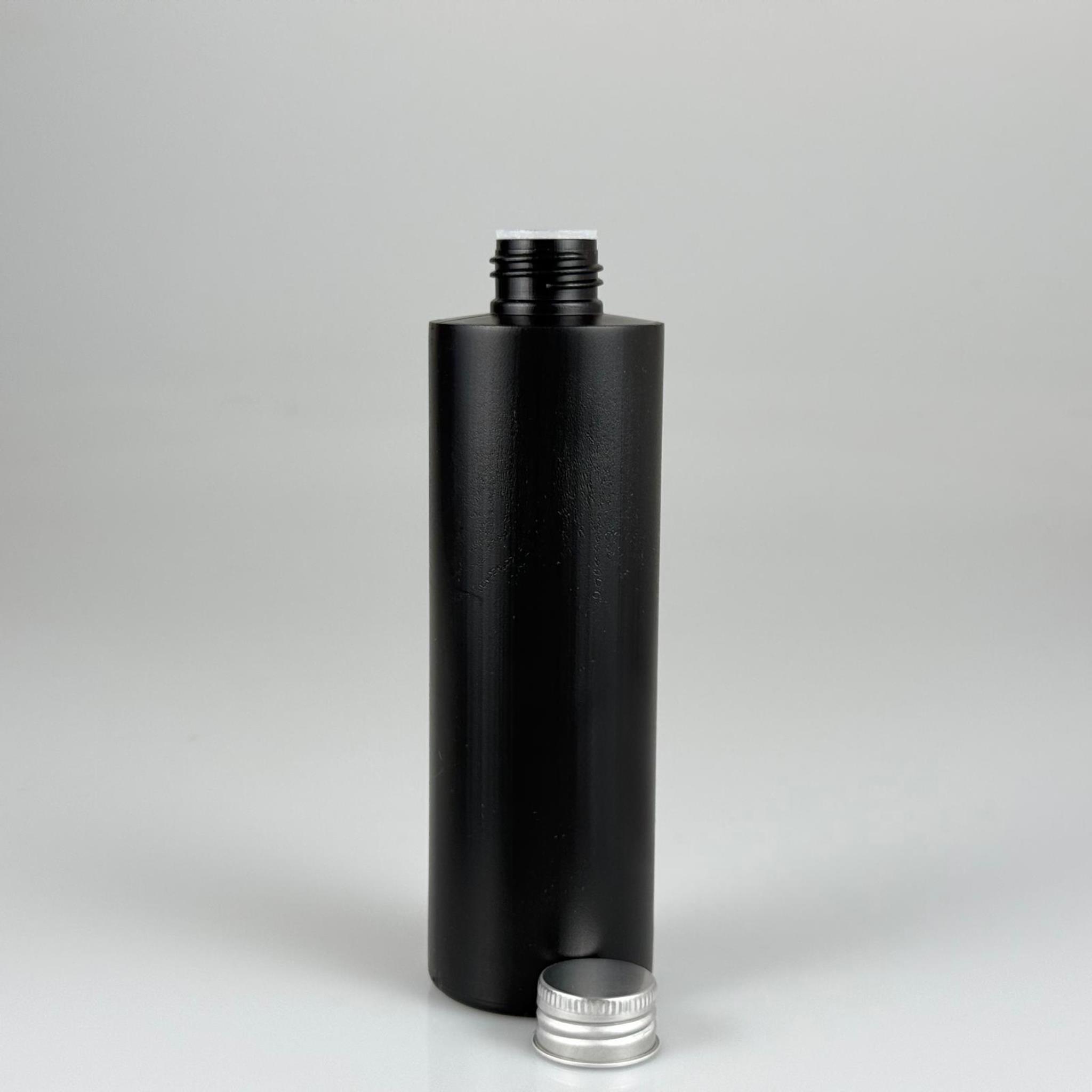 250 CC SİYAH SİLİNDİR MODEL MAT SERT POLİETİLEN ASETON ŞİŞESİ (24 AĞIZ) + KÖPÜK CONTALI GÜMÜŞ METAL ALÜMİNYUM KAPAK + KOLONYA TIPALI TAKIM - 250 ML KAPAKLI POLİETİLEN ŞİŞELER