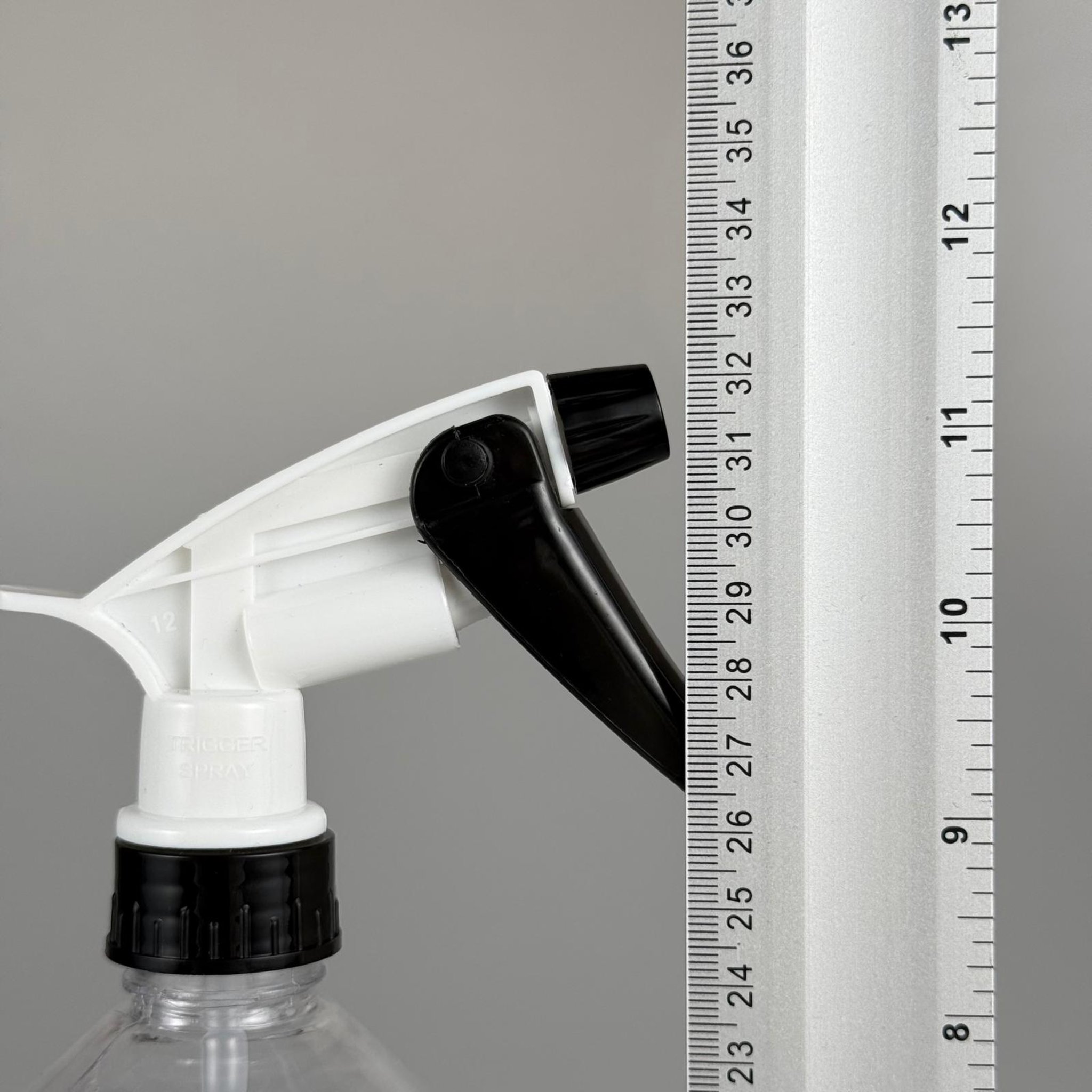 1000 CC PET ŞİŞE - BÜYÜK SİYAH BEYAZ DOZAJLI KİMYASALA DAYANIKLI TRİGER TETİK SPREYLİ - 1000 ML KİMYASALA DAYANIKLI PLASTİK ŞİŞE - 1 LT PLASTİK ŞİŞE - UZUN OTO TEMİZLİK ŞİŞESİ
