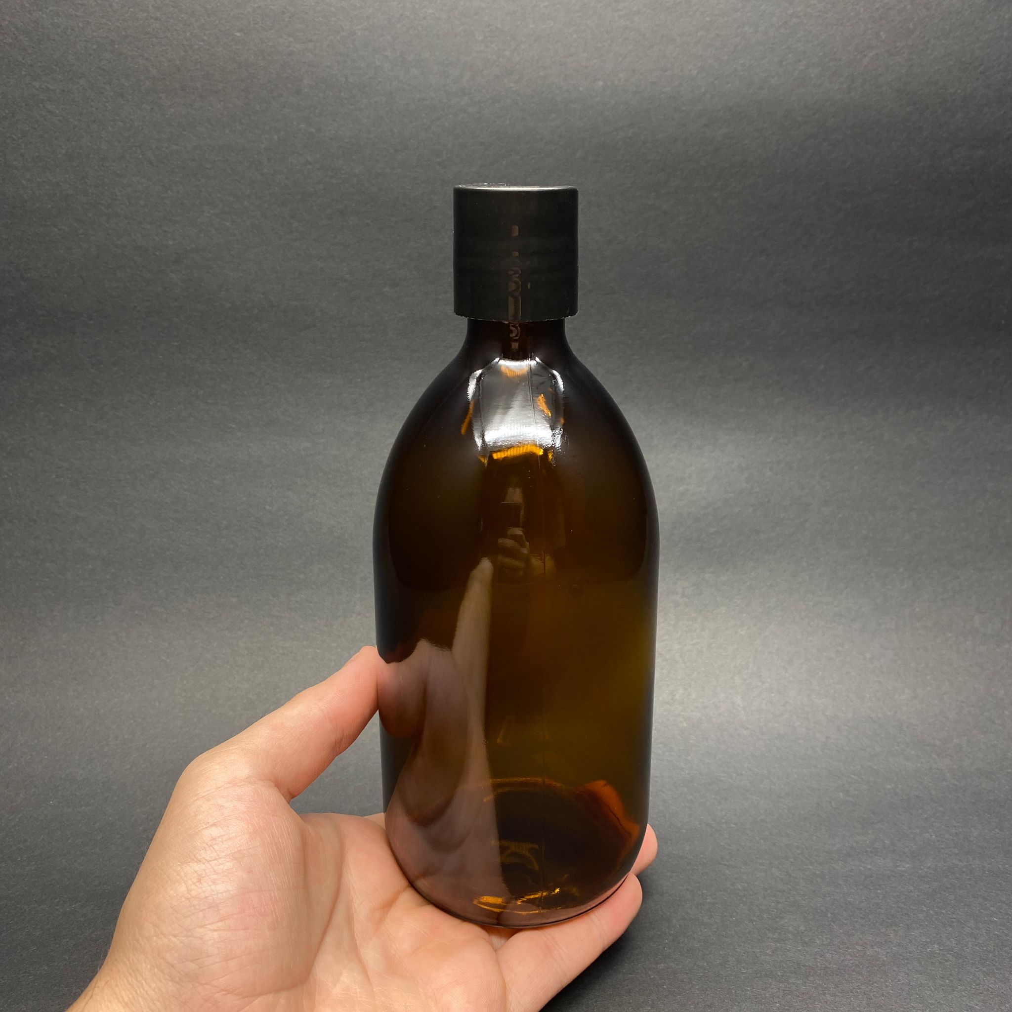 500 CC AMBER TOMBUL ÖZEL SERİ CAM ŞİŞE - AKITICILI SİYAH DİSKTOP ŞAMPUAN KAPAKLI - 500 ML CAM ECZA ŞİŞESİ - KAHVERENGİ