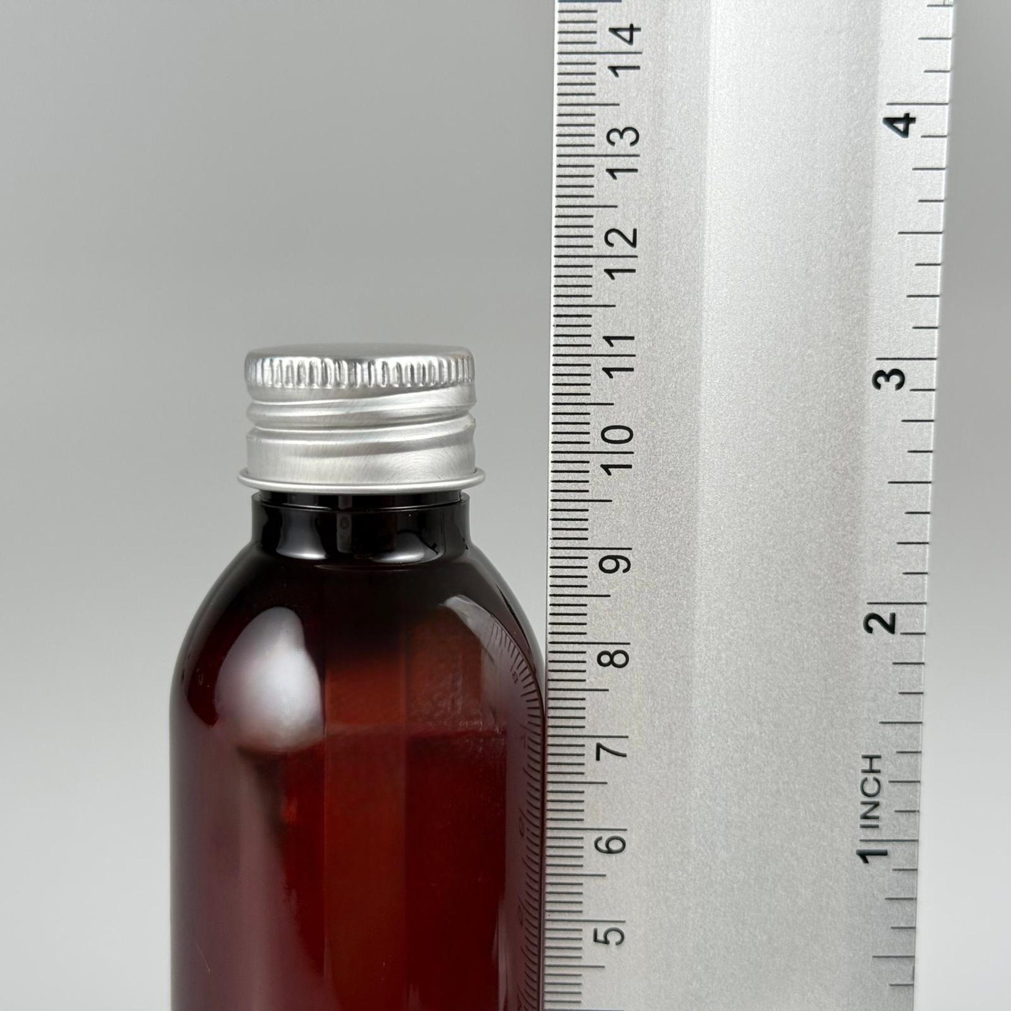 100 CC AMBER SERT MODEL PET ŞİŞE (24 AĞIZ) + KÖPÜK CONTALI GÜMÜŞ METAL ALÜMİNYUM KAPAK + KOLONYA TIPALI TAKIM - 100 ML KAPAKLI KAHVERENGİ KALIN PET ŞİŞELER