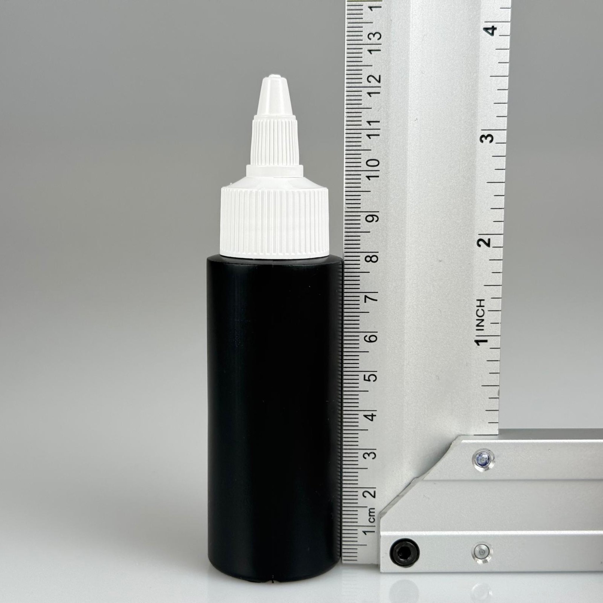 YAĞ, SOS, ACI SOS, SİRKE, SRIRACHA, MÜREKKEP, TUTKAL AKITICI VB BOŞ ŞİŞELERİ - BEYAZ SİVRİ TWİST AKITICI KAPAK + 50 ML SİYAH POLİETİLEN PLASTİK ŞİŞE TAKIM