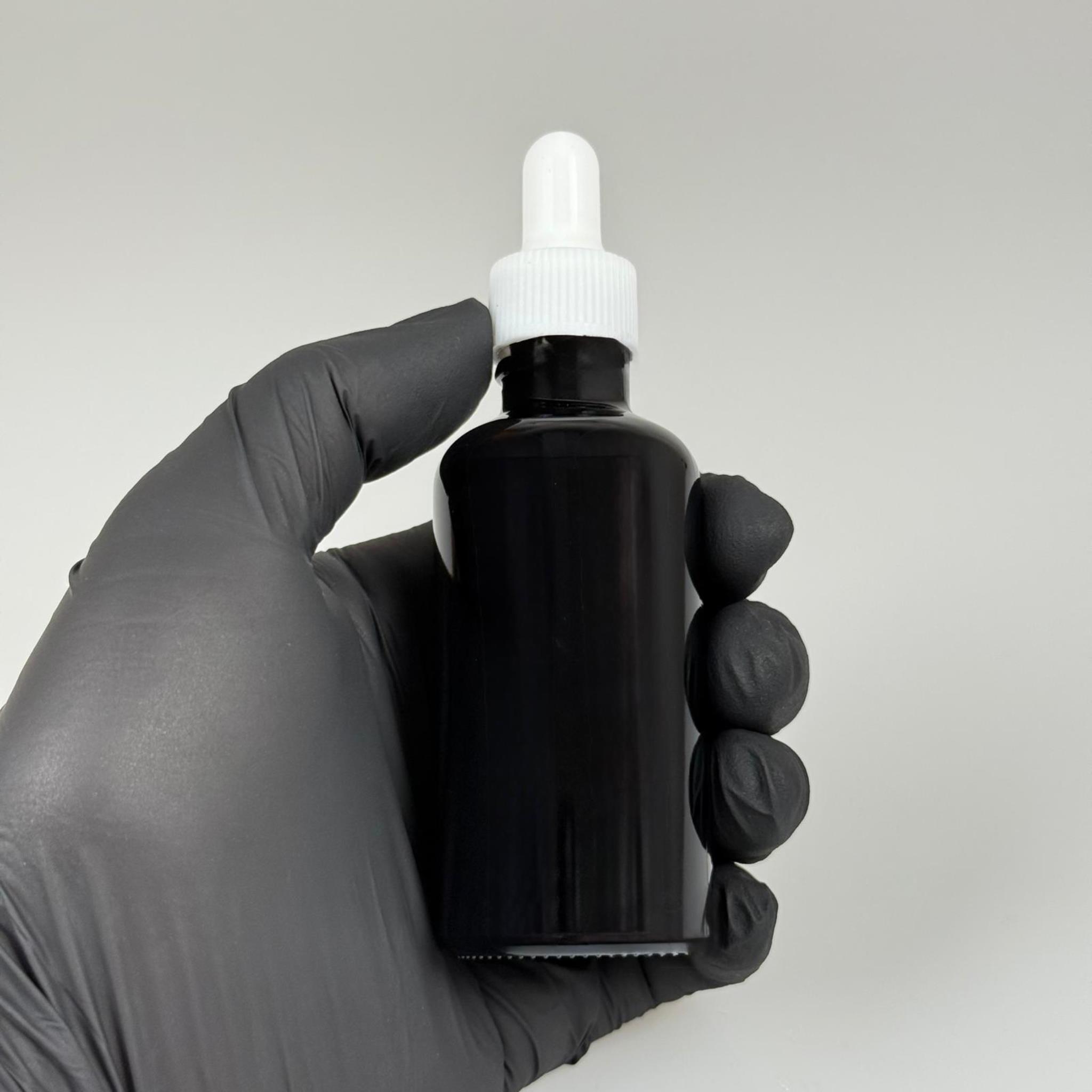 50 CC SİYAH CAM DAMLALIKLI ŞİŞE - BEYAZ EMZİK - BEYAZ PLASTİK KAPAK - 50 ML SİYAH CAM DAMLALIKLI ŞİŞE