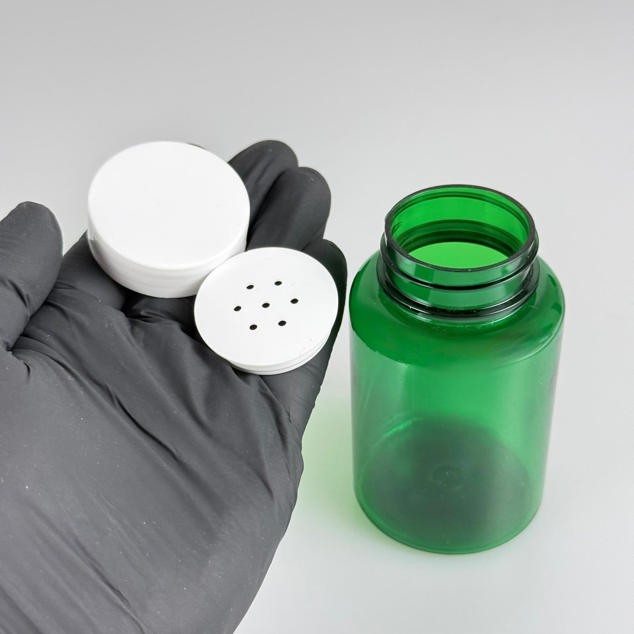 150 CC YEŞİL PET PUDRA ŞİŞESİ + BEYAZ PLASTİK KAPAKLI + PUDRA TIPALI TAKIM - 150 ML PUDRA KUTUSU, EKO TUZLUK