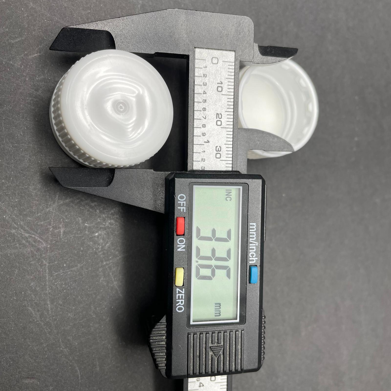 31 MM VİDALI KİLİTLİ PLASTİK KAPAK - KÖPÜK CONTALI - BEYAZ -1 LİTRE KULPLU GALON ŞİŞE, VİDALI AĞIZ DORİKA VE MARASKA ŞİŞE UYUMLU - BERİCAP MARKA YAĞ ŞİŞE KAPAĞI - SK 31.5/21 PVDC 31.5 bantlı contalı