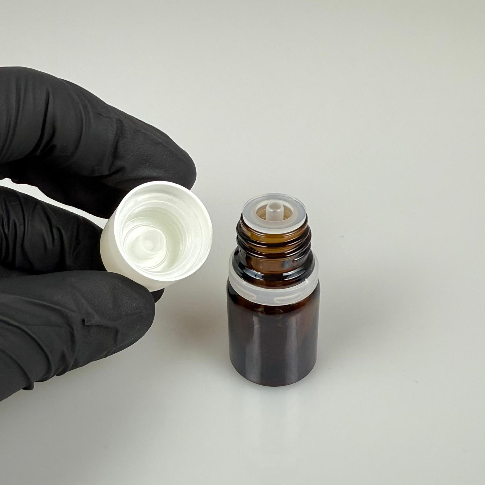 3 CC AMBER CAM ŞİŞE + İÇTEN DAMLALIKLI ÇOCUK KİLİTLİ BEYAZ KAPAK - KAHVERENGİ 3 ML KİLİT KAPAKLI DAMLATMALI ŞİŞE