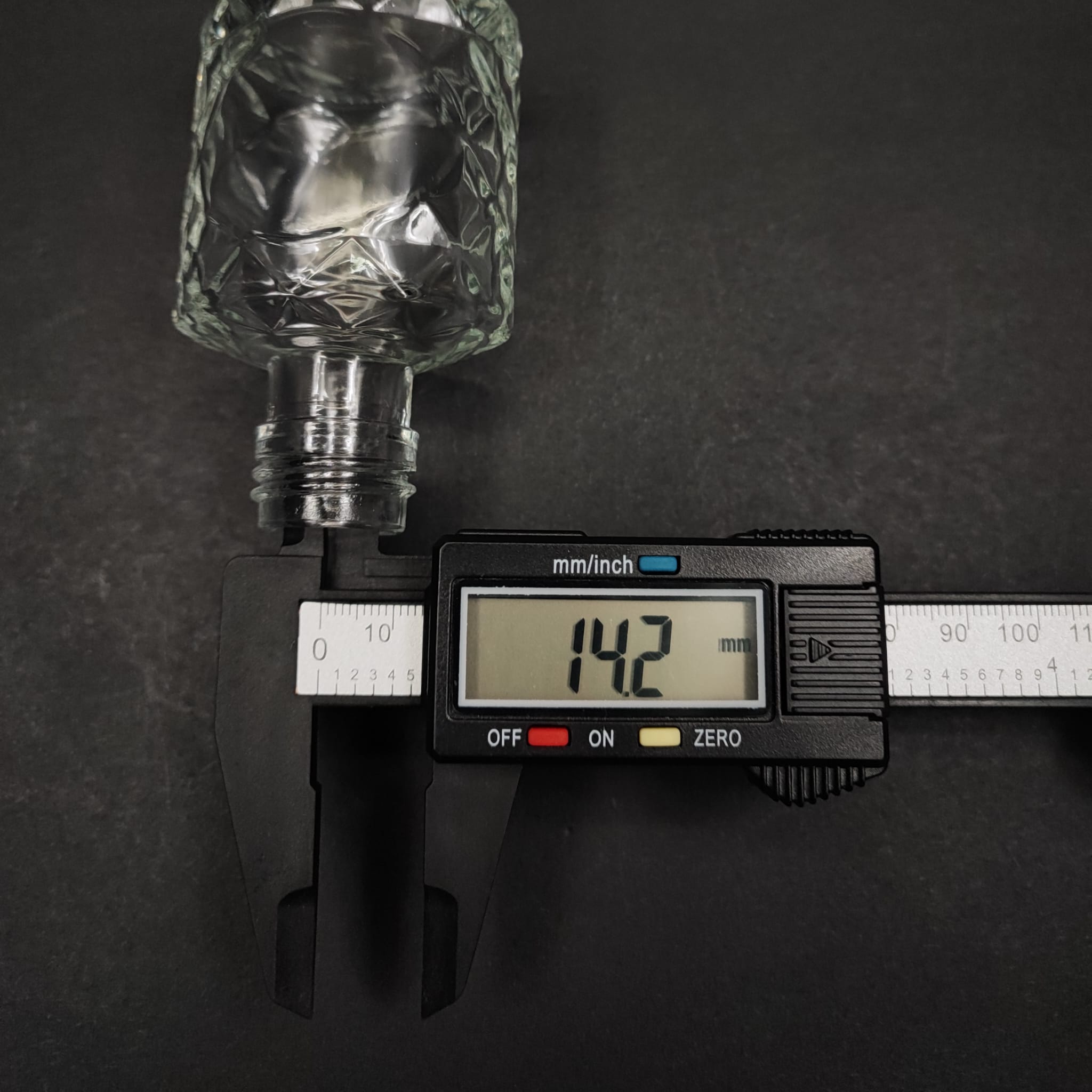 50 CC VELORA CAM ŞİŞE - 24 AĞIZ KAPAKSIZ - 50 ML LÜKS CAM ŞİŞE VİDALI AĞIZ