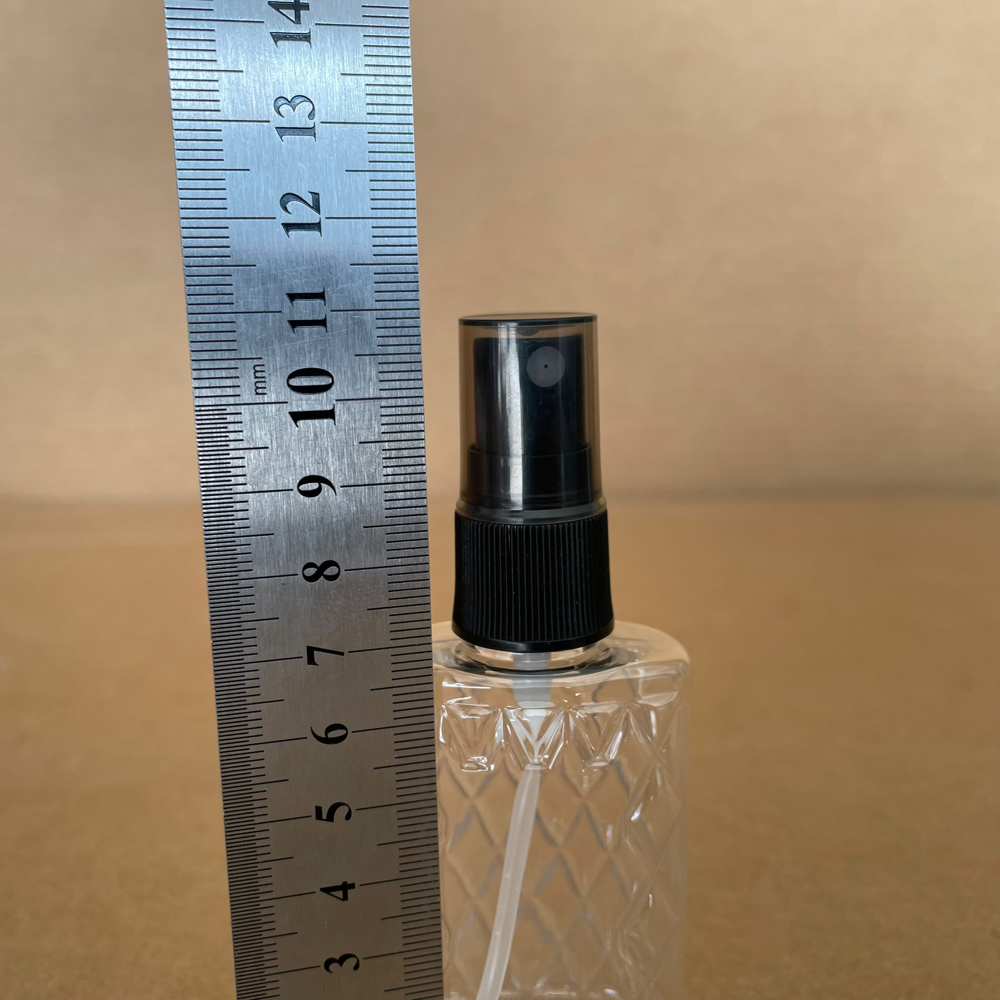 50 CC ŞEFFAF PET KÖŞELİ PARFÜM ŞİŞESİ - SİYAH SPREYLİ - 50 ML PLASTİK PARFÜM - KOLONYA ŞİŞESİ