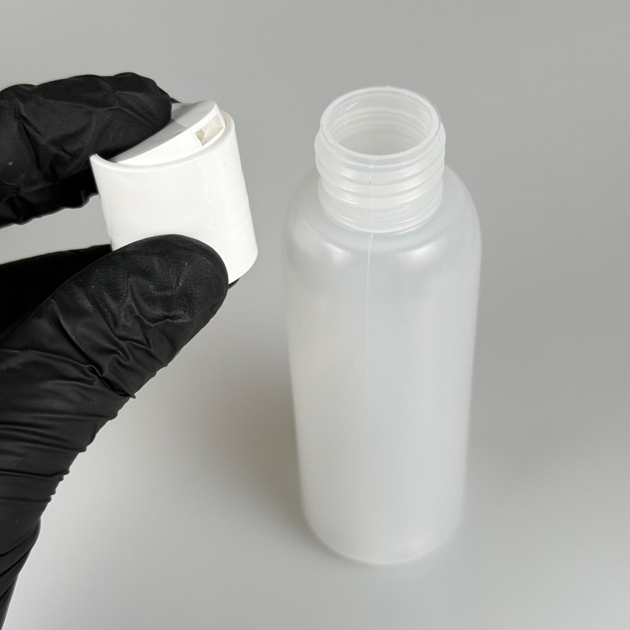 100 ML SIKILABİLİR YUMUŞAK PE POLİETİLEN PLASTİK ŞİŞE - BEYAZ DİSKTOP ŞAMPUAN KAPAKLI - 100 cc sos, yağ, kartuş, mürekkep vb için boş şişeler