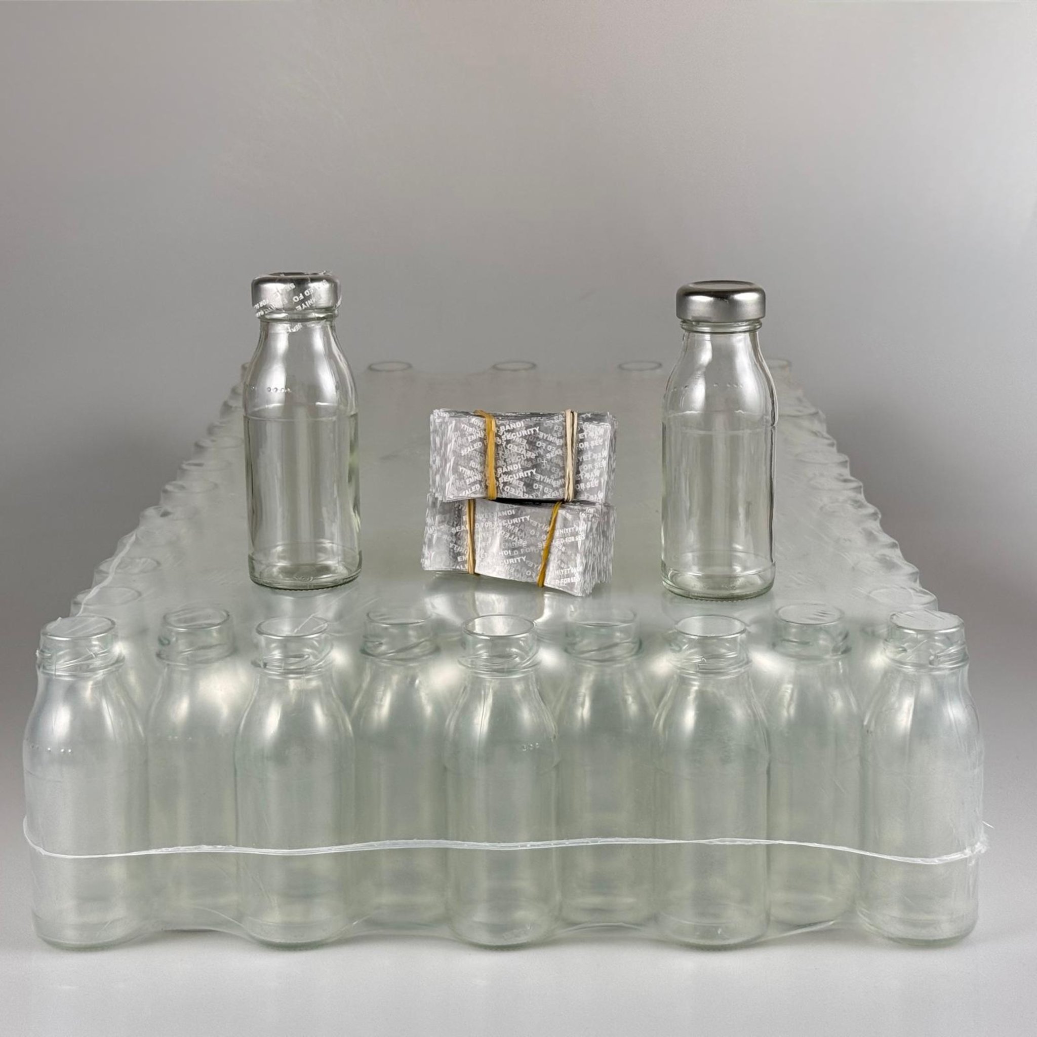 104'LÜ SET - 100 CC MİNİ CAM KONSERVE ŞİŞESİ + GÜMÜŞ METAL KAPAK + EMNİYET BANDI TAKIM - SOS, REÇEL, BAL, BAHARAT, İKRAMLIK, MİNİ MEYVE SUYU VE NUMUNE DOLUMU İÇİN 100 ML ŞEFFAF CAM ŞİŞE