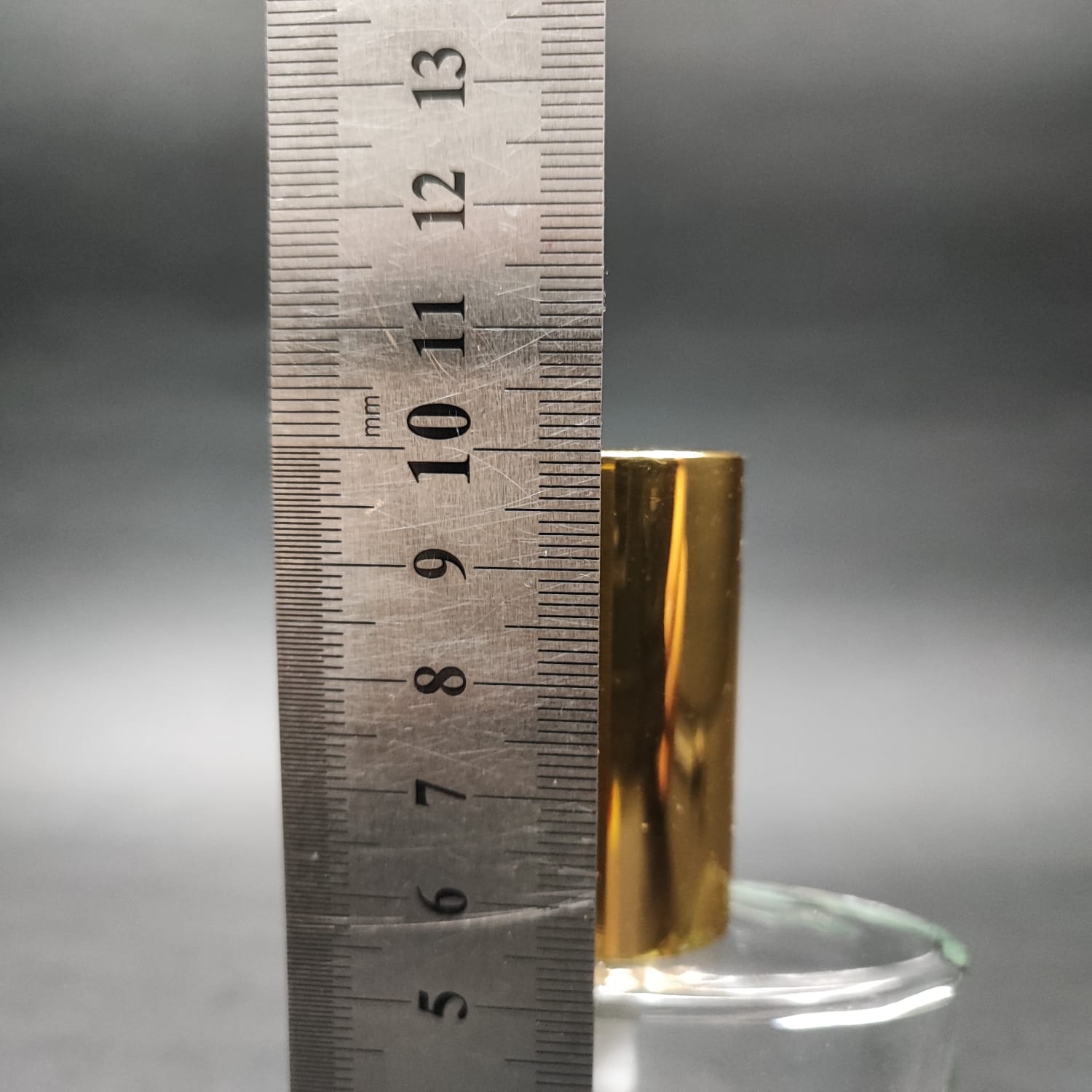 50 ML LÜKS VİDALI VALF ÇEVİRME PARFÜM ŞİŞELERİ - 50 CC YASSI ŞEFFAF CAM ŞİŞE - GOLD METAL SPREYLİ KAPAKLI SET