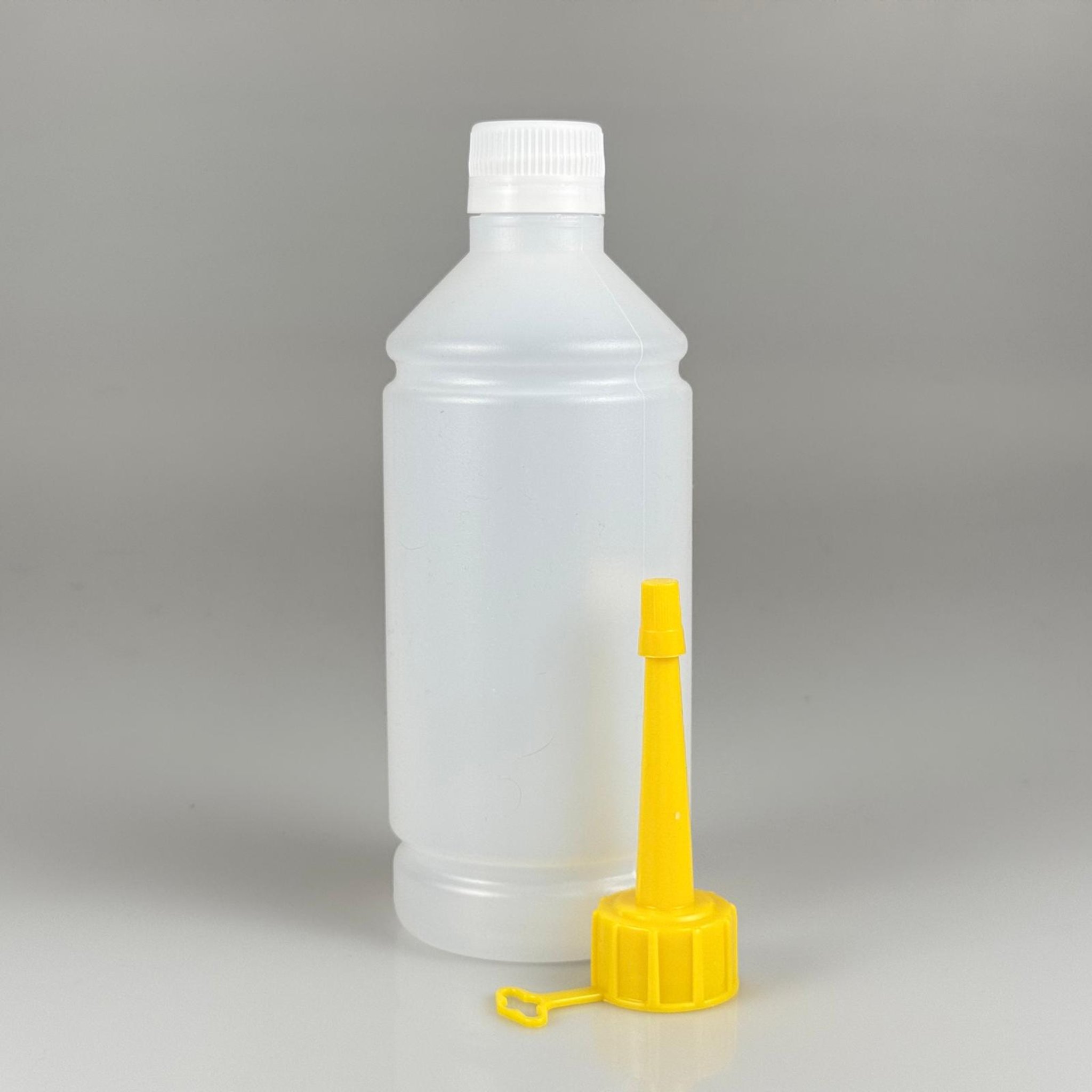 500 CC TİNER ŞİŞESİ - KİLİTLİ CONTALI  BEYAZ KAPAKLI + AKITICILI SİVRİ SARI KARTUŞ KAPAKLI - 500 ML KİMYASALA DAYANIKLI PLASTİK ŞİŞE - 0,5 LT POLİETİLEN ŞİŞE TOMBUL