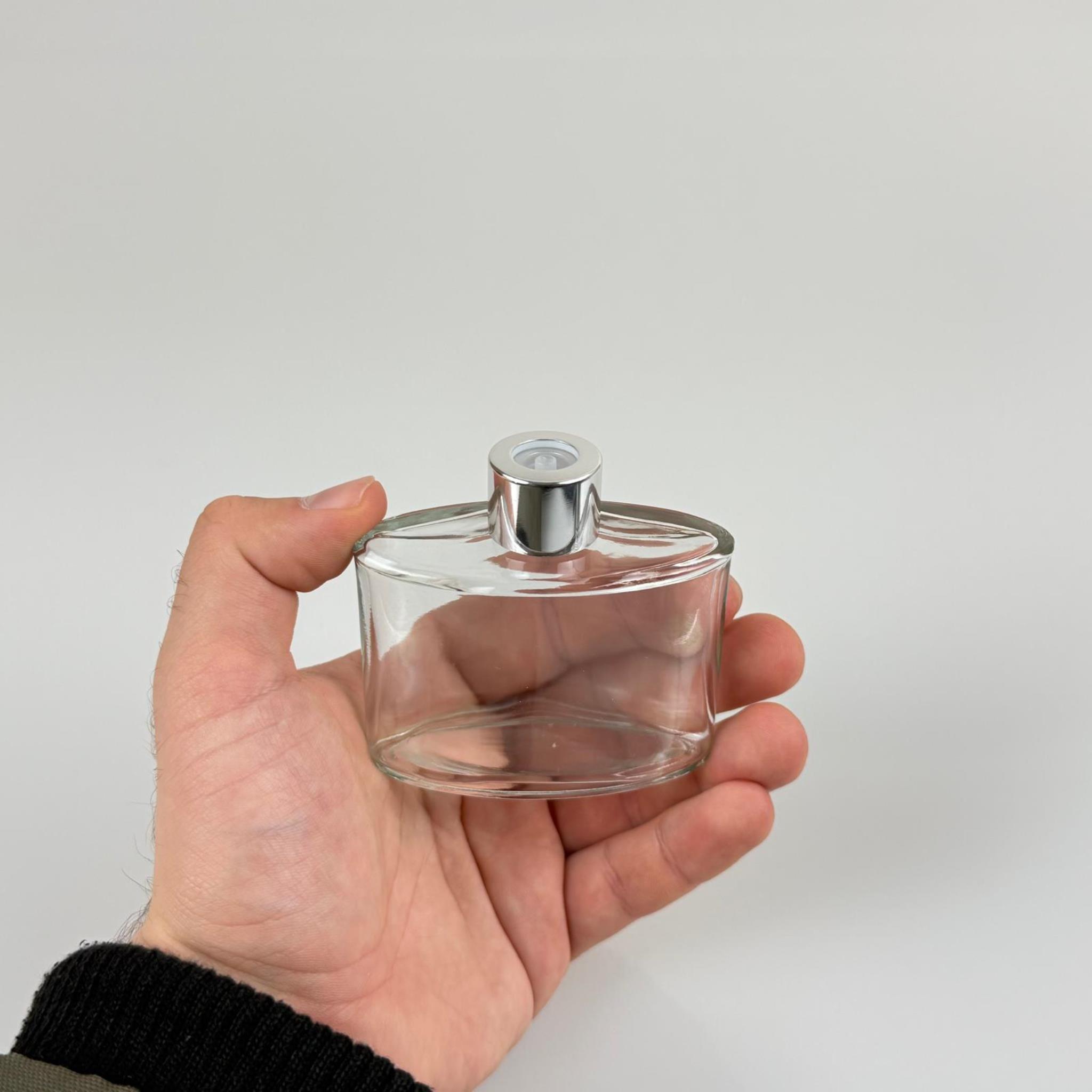 YASSI MODEL CAM KOLONYA ŞİŞESİ + METAL GÜMÜŞ KAPAK + TIPA - 50 ML - HEDİYELİK KOLONYA ŞİŞELERİ