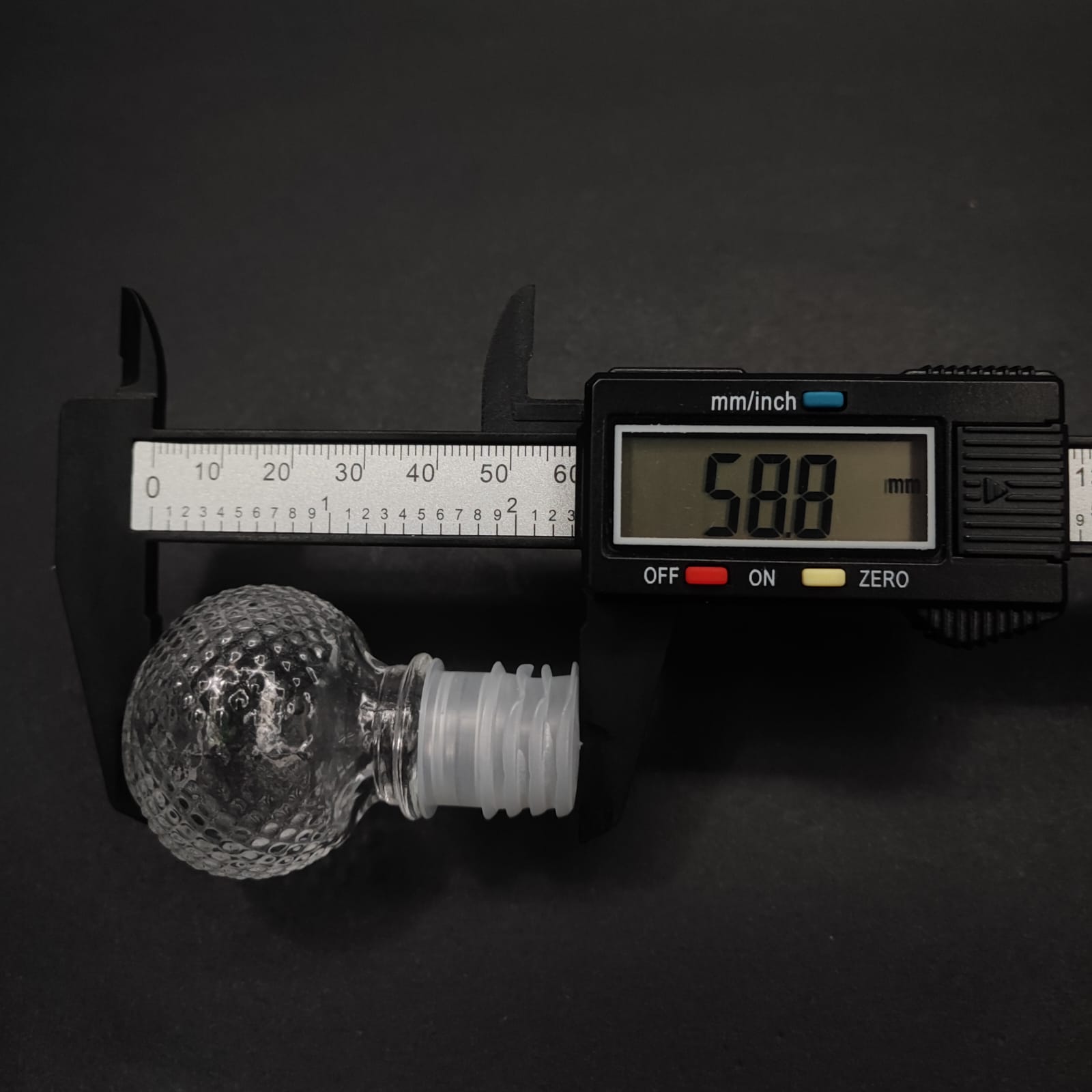 50 CC LÜKS CAM ŞİŞE - CAM KAPAKLI - KRİSTAL NOKTALI YUVARLAK - DÜĞÜN, NİŞAN, SÖZ, KINA, CENAZE, PROMOSYON İÇİN HEDİYELİK LÜX KOLONYA ŞİŞELERİ