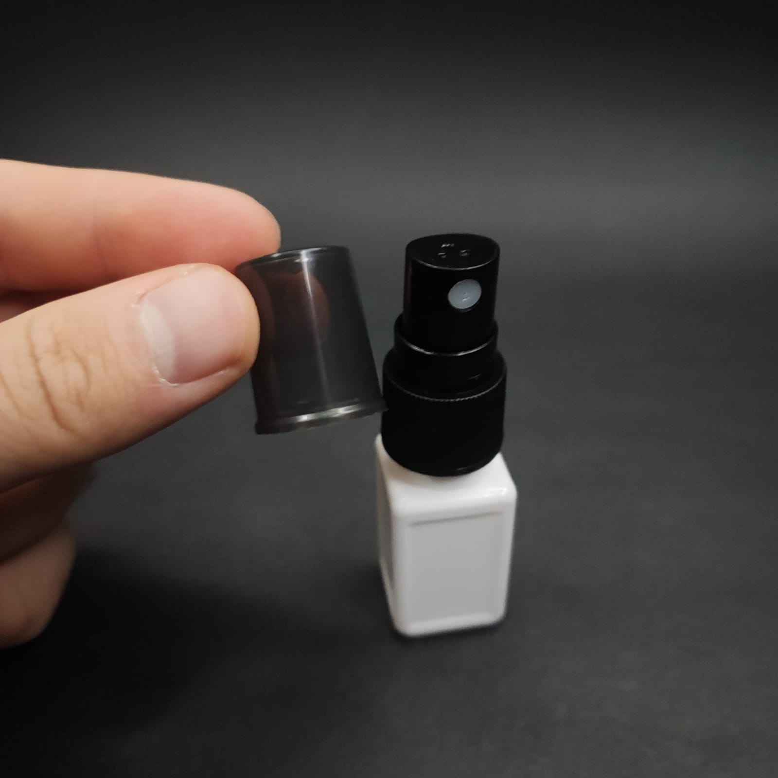 10 CC BEYAZ KARE PET ŞİŞE - SİYAH SPREYLİ TESTER 10 ML PLASTİK ŞİŞE