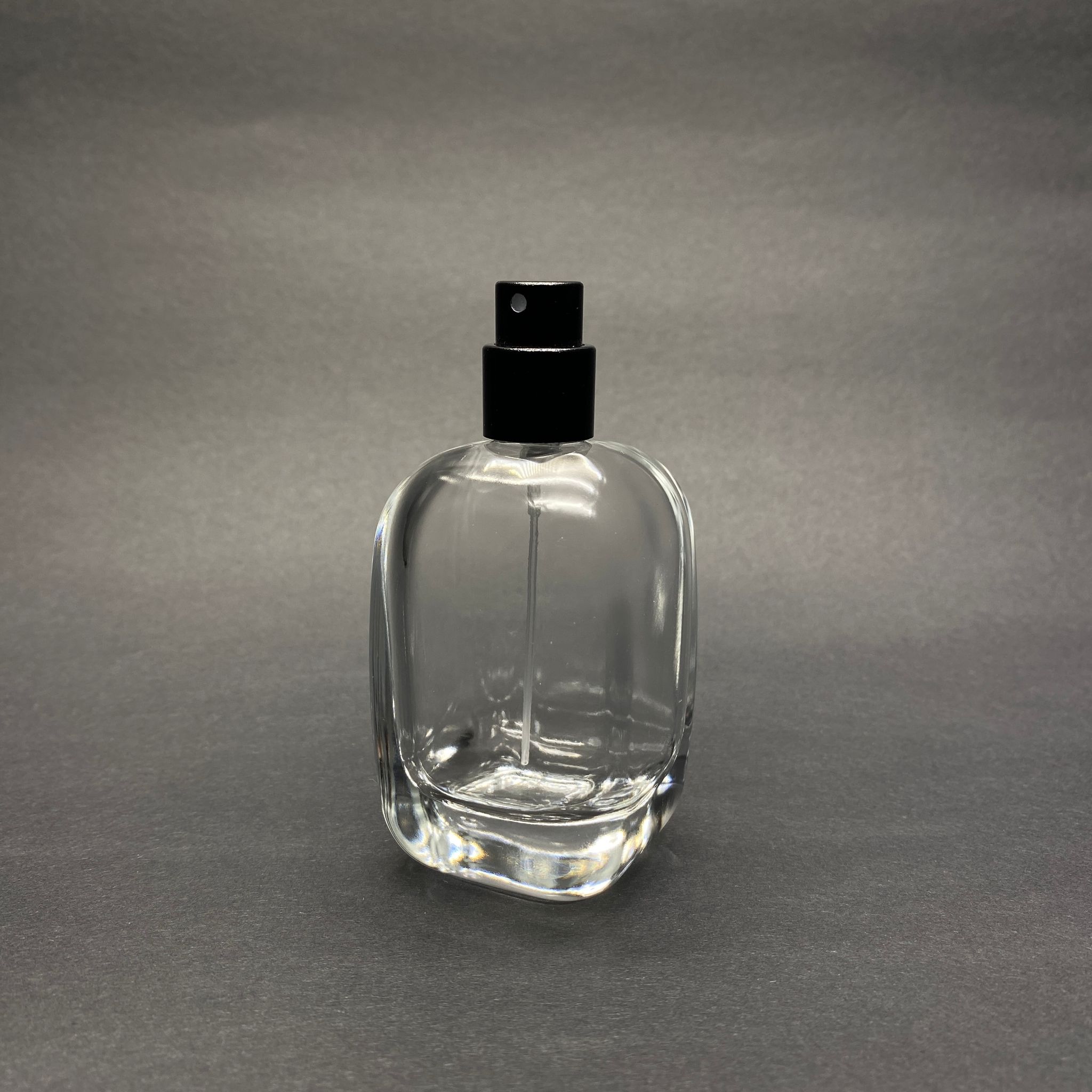 50 ML OVAL KARE MODEL CORE PARFÜM ŞİŞESİ - SİYAH METAL SPREYLİ (AĞIZ 15 MM GEÇME KOLAY KAPAMA)