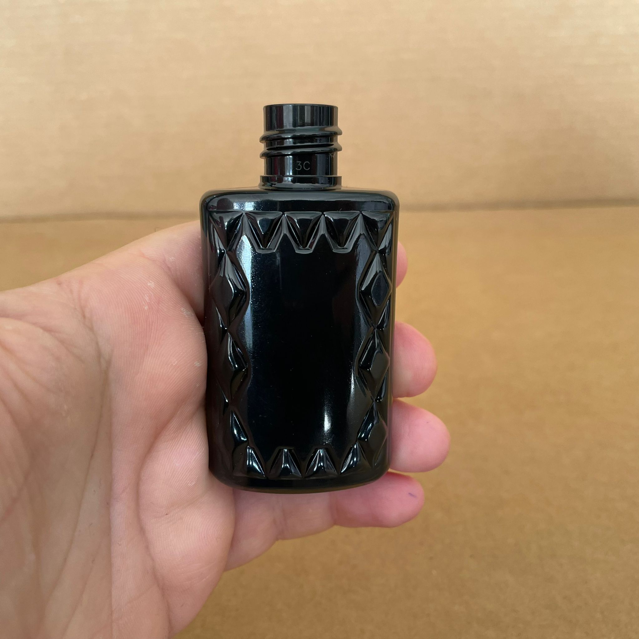 50 CC SİYAH PET KÖŞELİ PARFÜM ŞİŞESİ - 18 AĞIZ - 50 ML PLASTİK PARFÜM - KOLONYA ŞİŞESİ