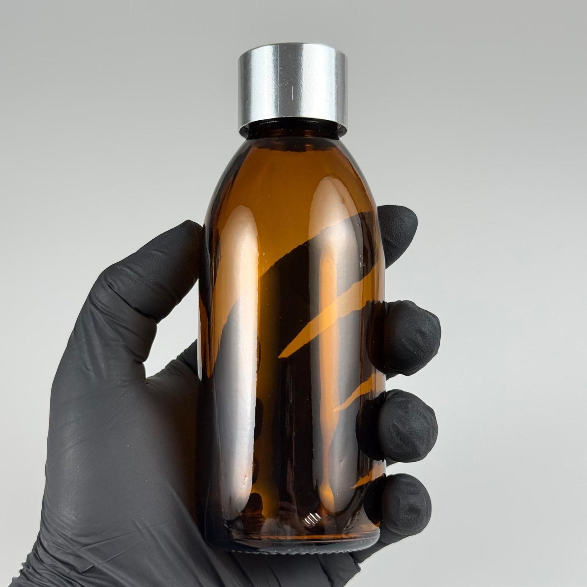 160 CC AMBER CAM ŞİŞE + ALÜMİNYUM KAPLAMALI GÜMÜŞ KAPAKLI TAKIM -  160 ML KAHVERENGİ CAM ŞİŞE