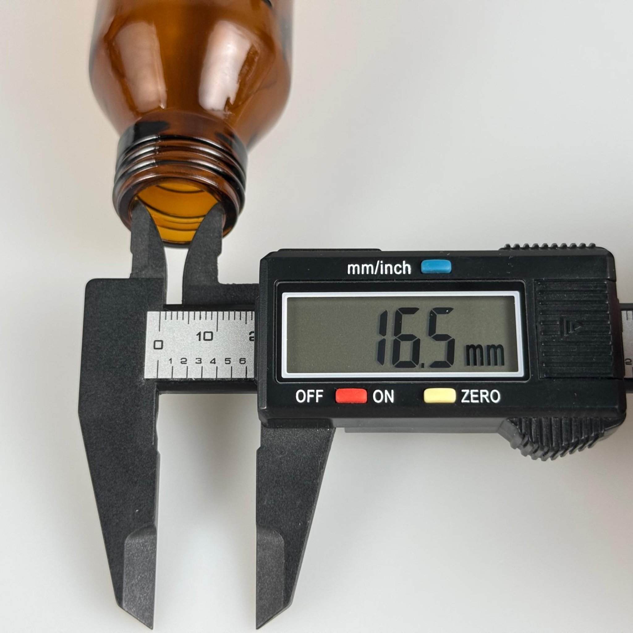60 CC AMBER CAM ŞİŞE KAPAKSIZ (25 AĞIZ) - ŞİŞECAM ÜRÜN KODU 717106
