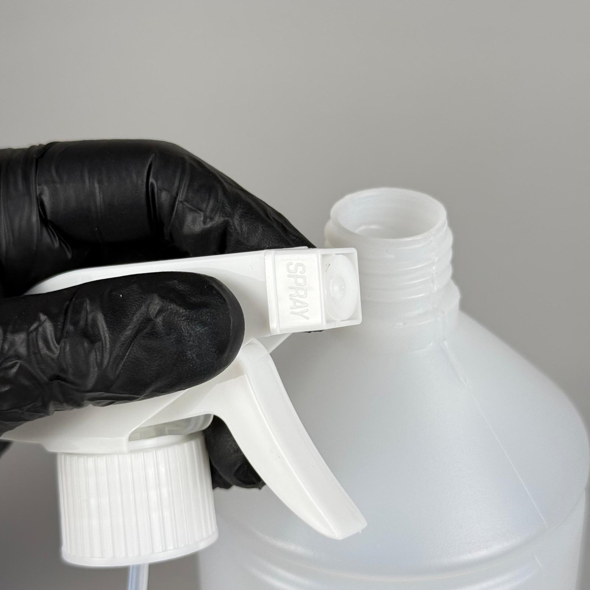 1000 CC TİNER ŞİŞESİ - BEYAZ  TRİGER TETİK SPREYLİ - 1000 ML KİMYASALA DAYANIKLI PLASTİK ŞİŞE - 1 LT POLİETİLEN ŞİŞE - KISA