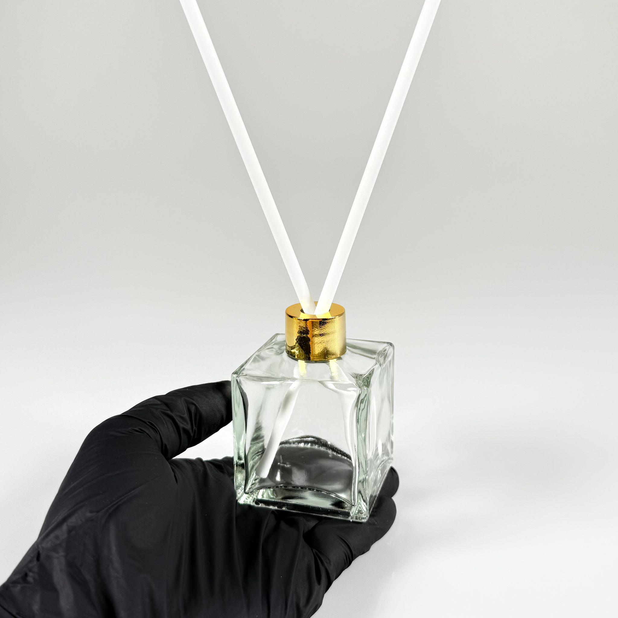 100 CC KARE BAMBU CAM BAMBU ODA KOKUSU ŞİŞESİ - 100 ML ÇUBUKLU KÖŞELİ BAMBU ODA KOKUSU ŞİŞESİ - DİFÜZÖR ŞİŞE- CAM ŞİŞE + GOLD PLASTİK KAPAK + TIPA + 2 ADET FİBER BEYAZ BAMBU ÇUBUK - YENİ MODEL