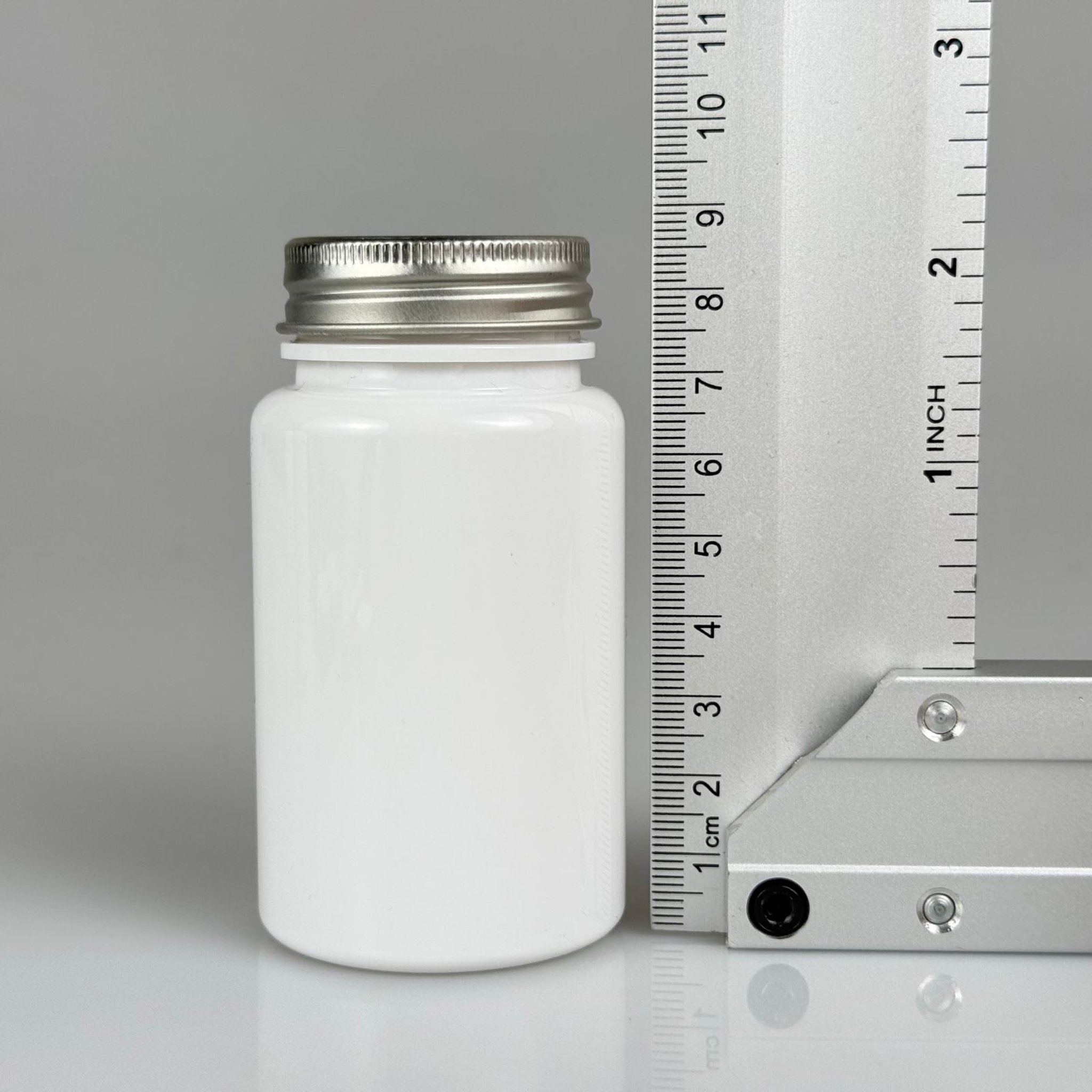 100 CC BEYAZ PET TABLET ŞİŞESİ - GÜMÜŞ METAL KAPAKLI - 100 ML KAPSÜL KUTUSU - İLAÇ ŞİŞESİ - MEDİKAL HAP ŞİŞESİ - FARMASÖTİK KAVANOZ