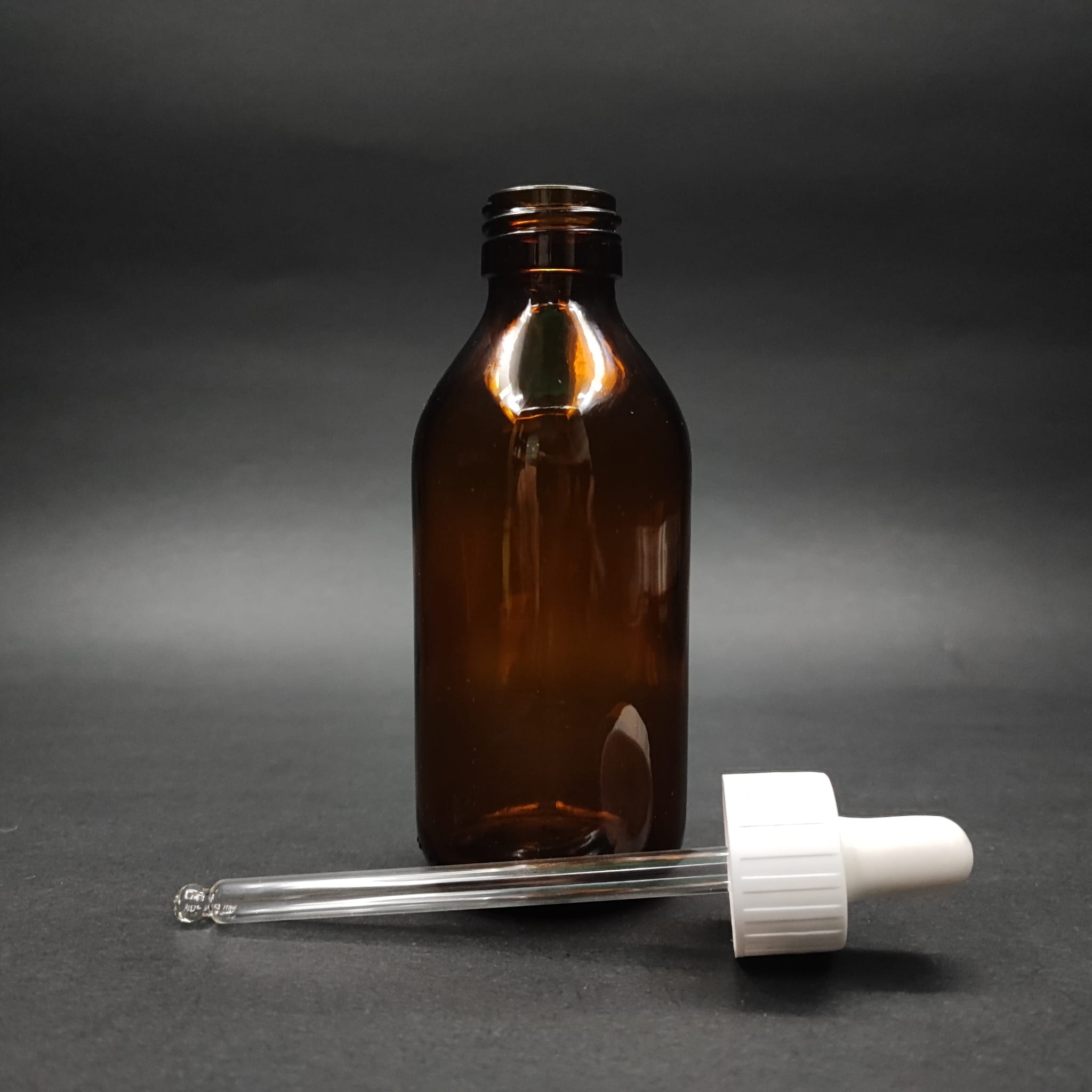 125 ML DOLUMU KOLAY, GENİŞ AĞIZLI CAM DAMLALIKLI ŞİŞE (25 MM AĞIZ)  - 125 CC BEYAZ DAMLALIKLI CAM ECZA ŞİŞESİ - AMBER KAHVERENGİ
