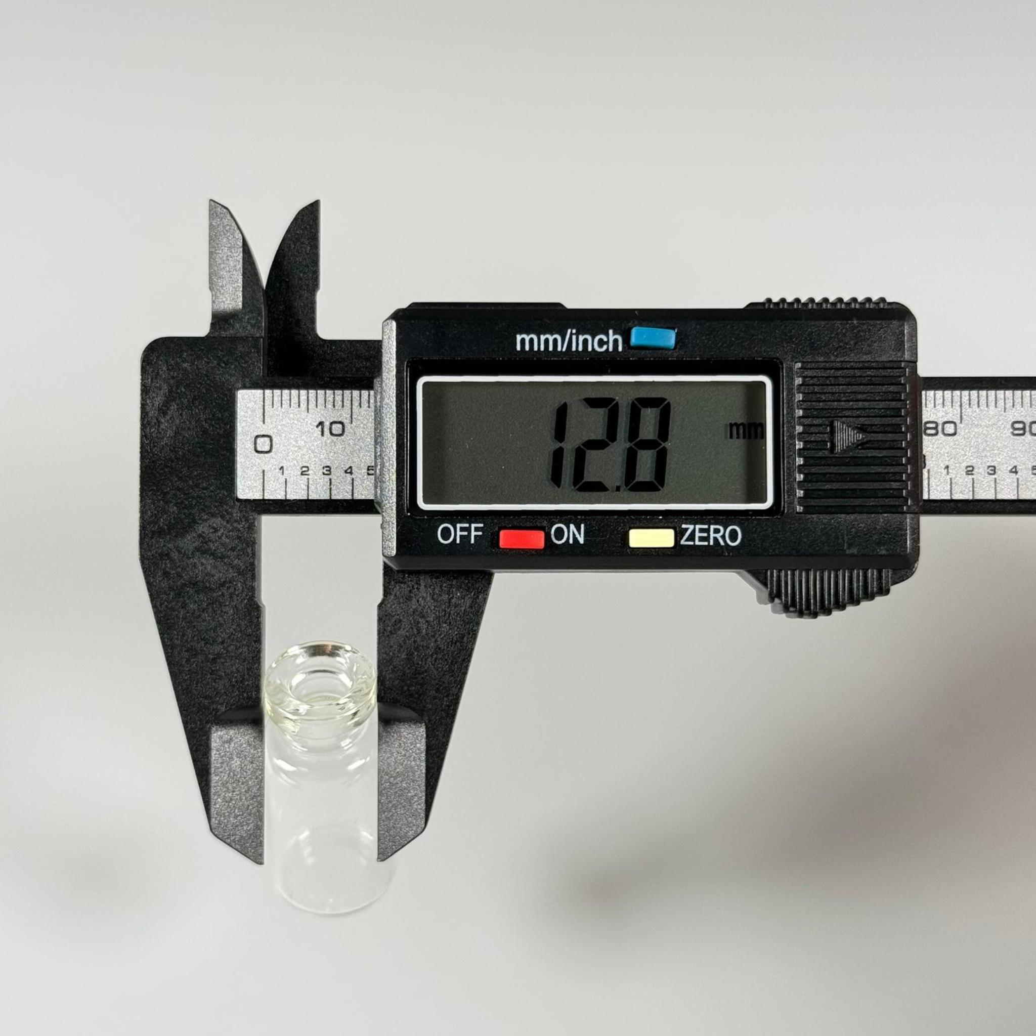 BOROSİLİKAT ŞEFFAF CAM ŞİŞE - 3 CC - 16x35 MM - ÇEKME CAM BORU FLAKON İNCE PENİSİLİN ŞİŞESİ - AĞIZ ÇAPI 13 MM