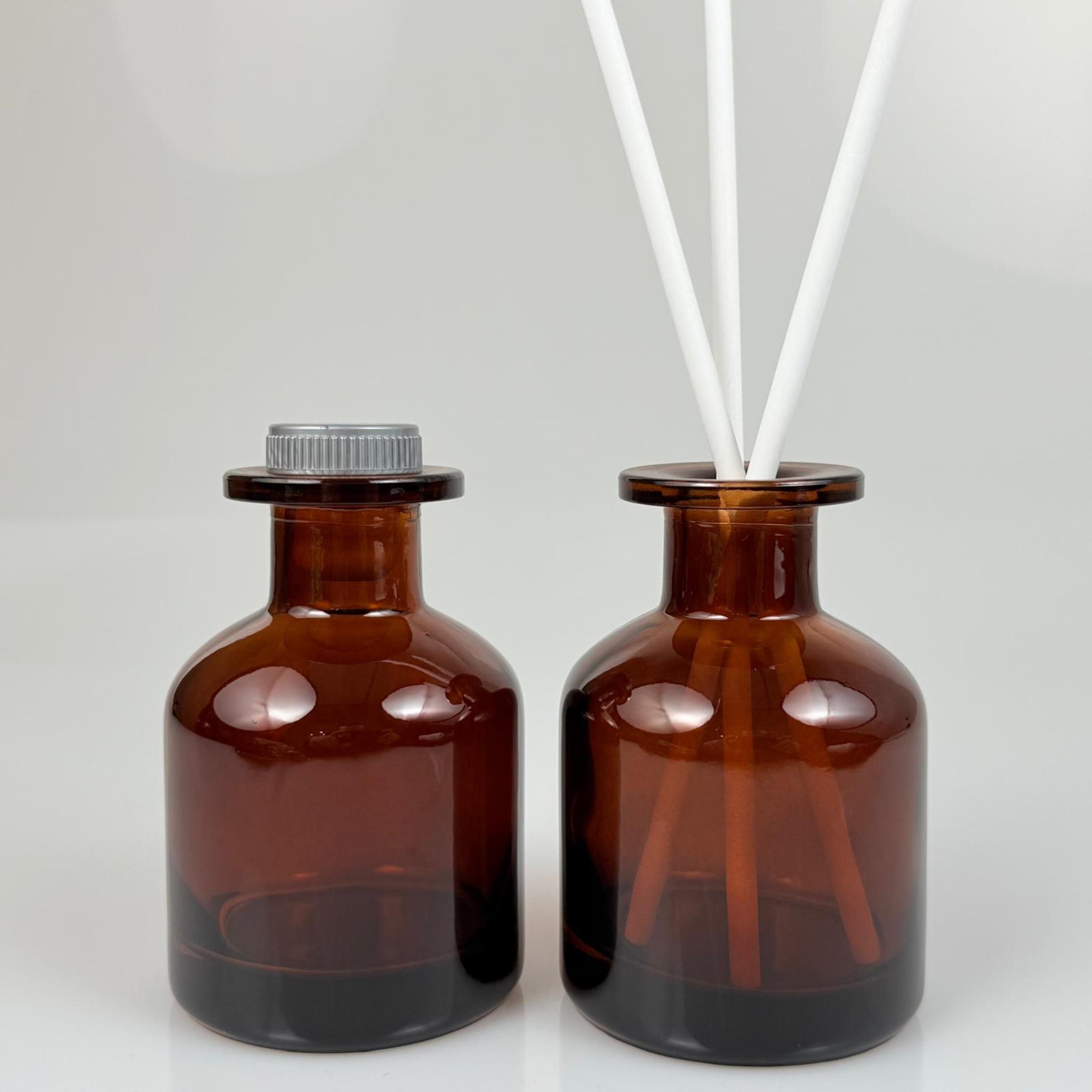 150 CC AMBER CAM BAMBU SİLİNDİR ODA KOKUSU ŞİŞESİ - 150 ML DİFFUSER CAM ŞİŞE + GRİ MANTAR TIPA + 3 ADET 21 CM BEYAZ FİBER BAMBU ÇUBUK