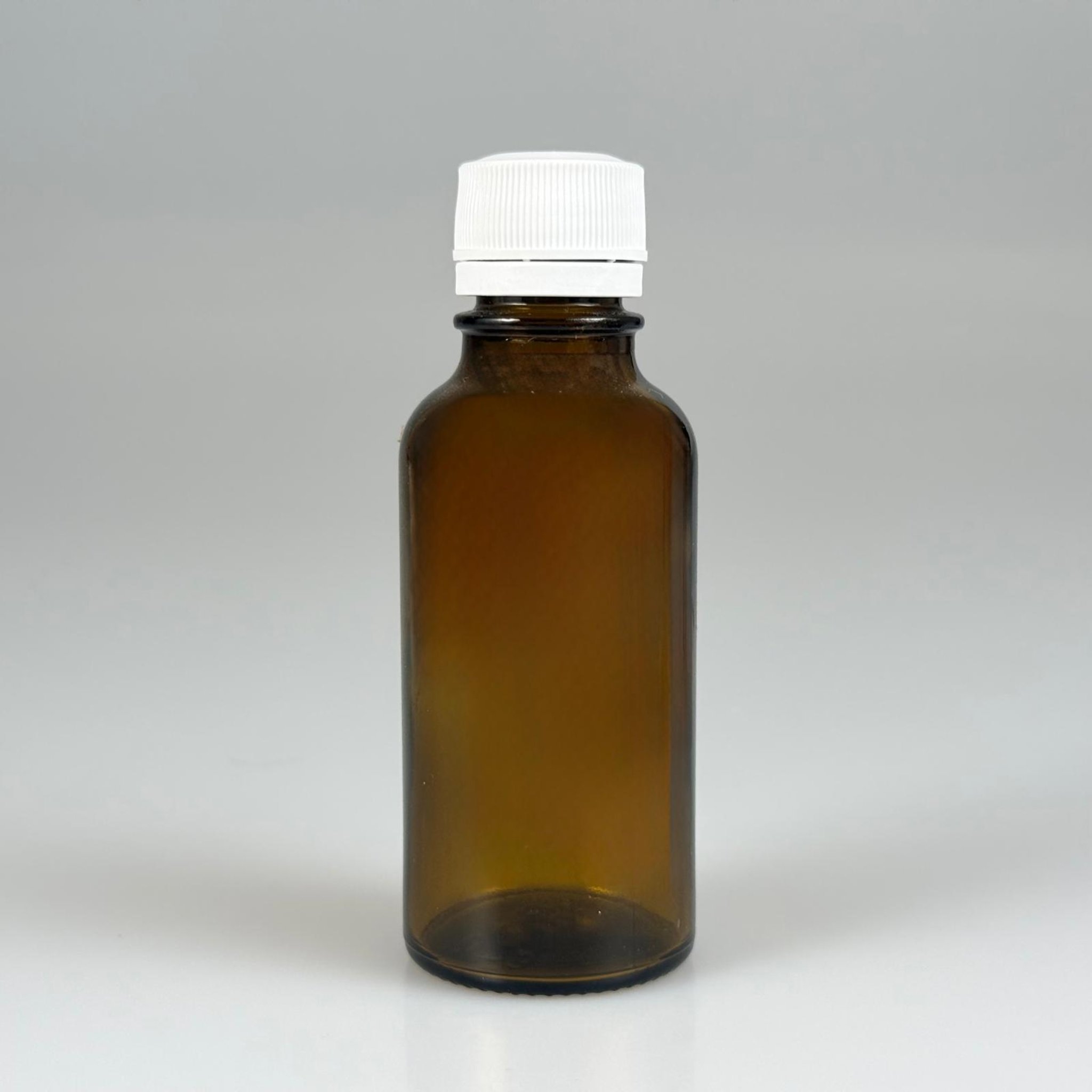 50 CC AMBER CAM ŞİŞE - BEYAZ KAPAKLI (KİLİT KOPMAZ, İŞLEVİ YOK ANCAK SIZDIRMAZ KAPAK) - 50 ML CAM ŞİŞE - KAHVERENGİ