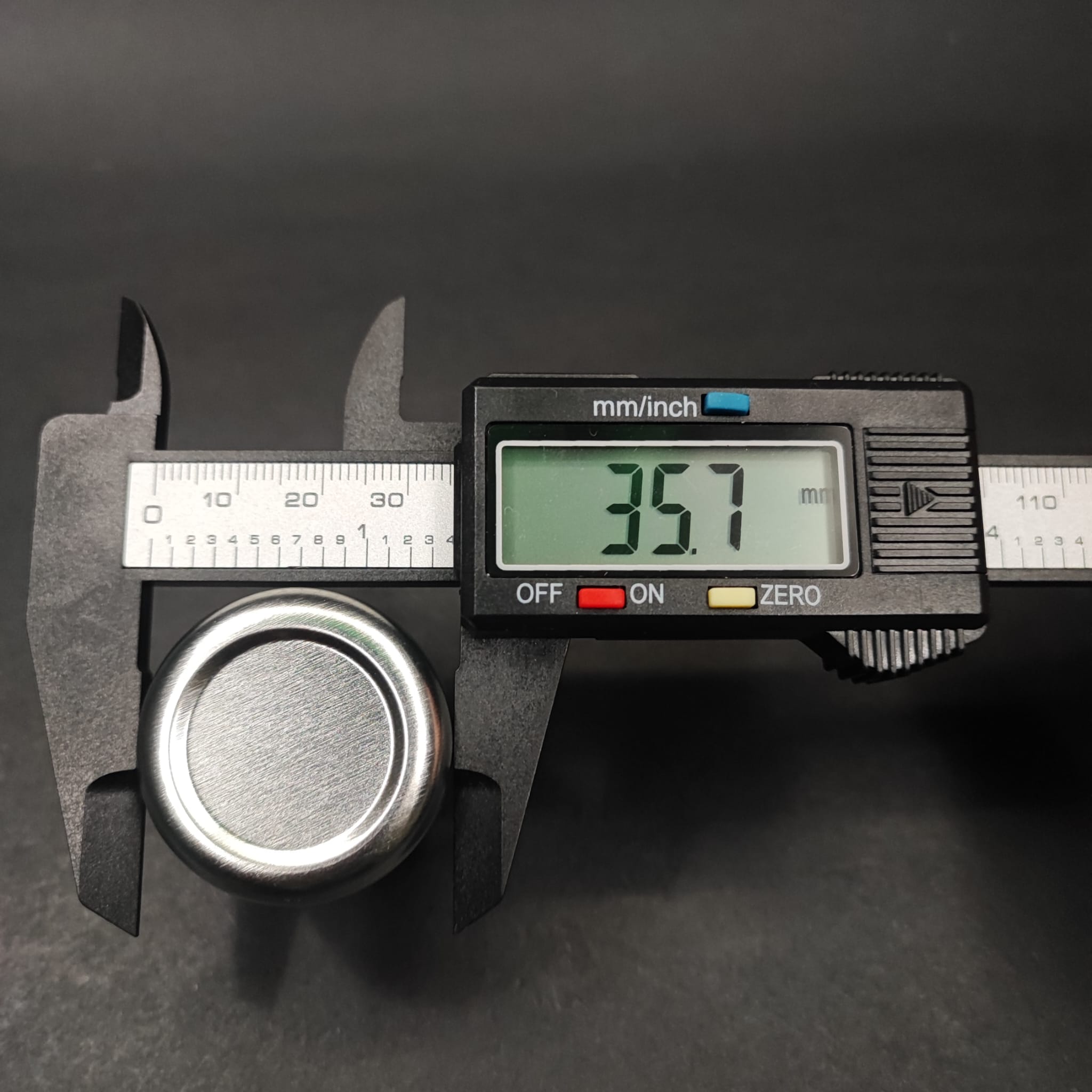 33 MM TWİST-OFF DERİN GÜMÜŞ METAL KAPAK (33MTO469 DÜZ)